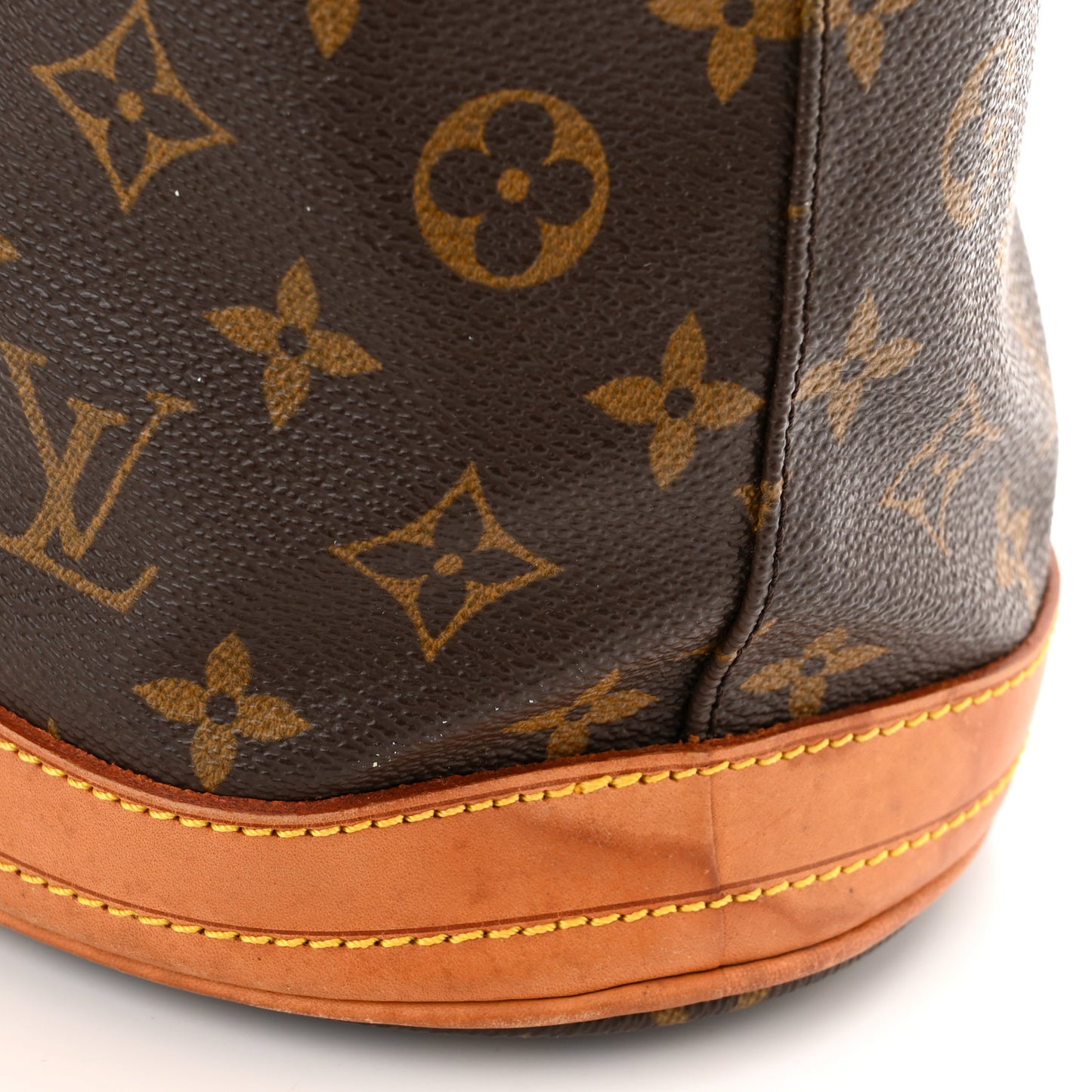 Monogram Petit Bucket 23