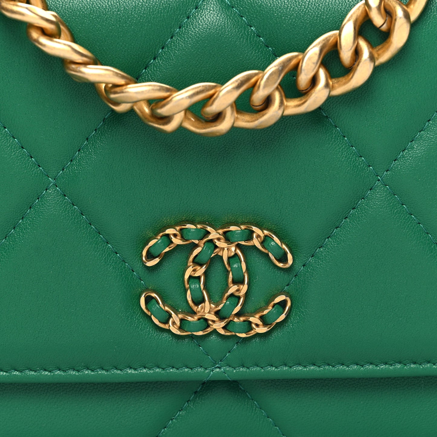 Lambskin Quilted Chanel 19 Wallet On Chain WOC Green