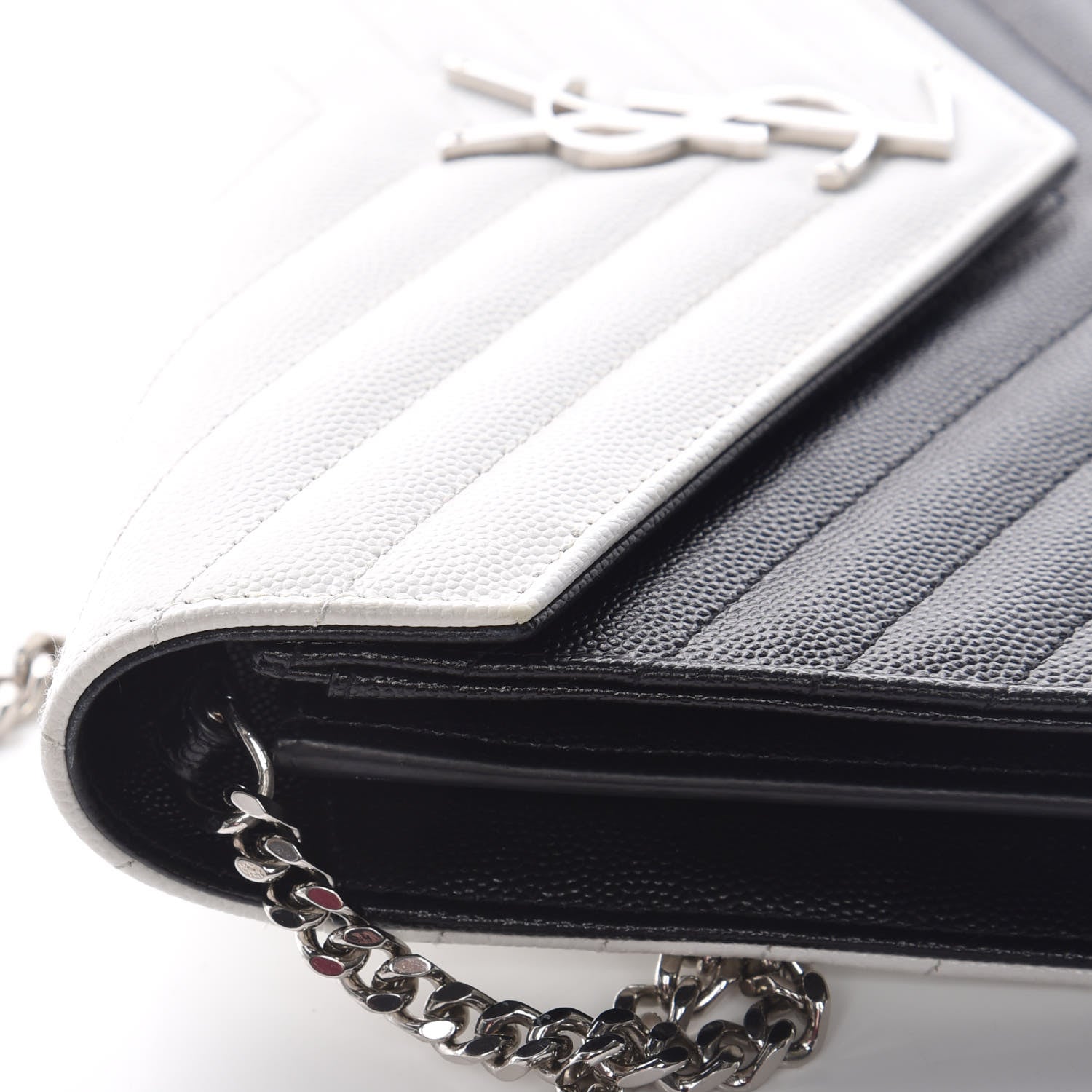 Saint Laurent Grain De Poudre Matelasse Chevron Bi-Color Monogram Chain Wallet White Black 12 of 13