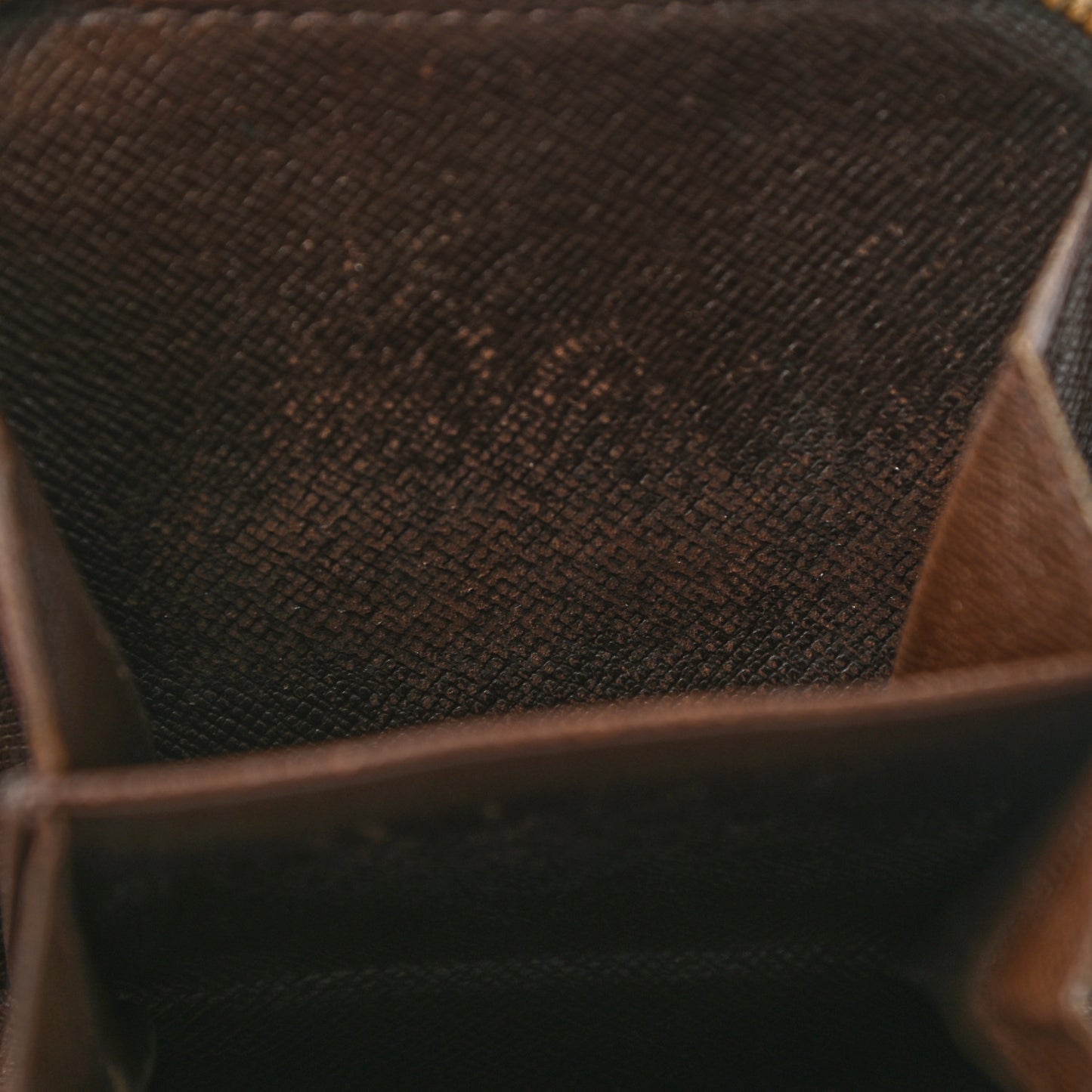 Damier Ebene Zippe Zipped Compact Wallet