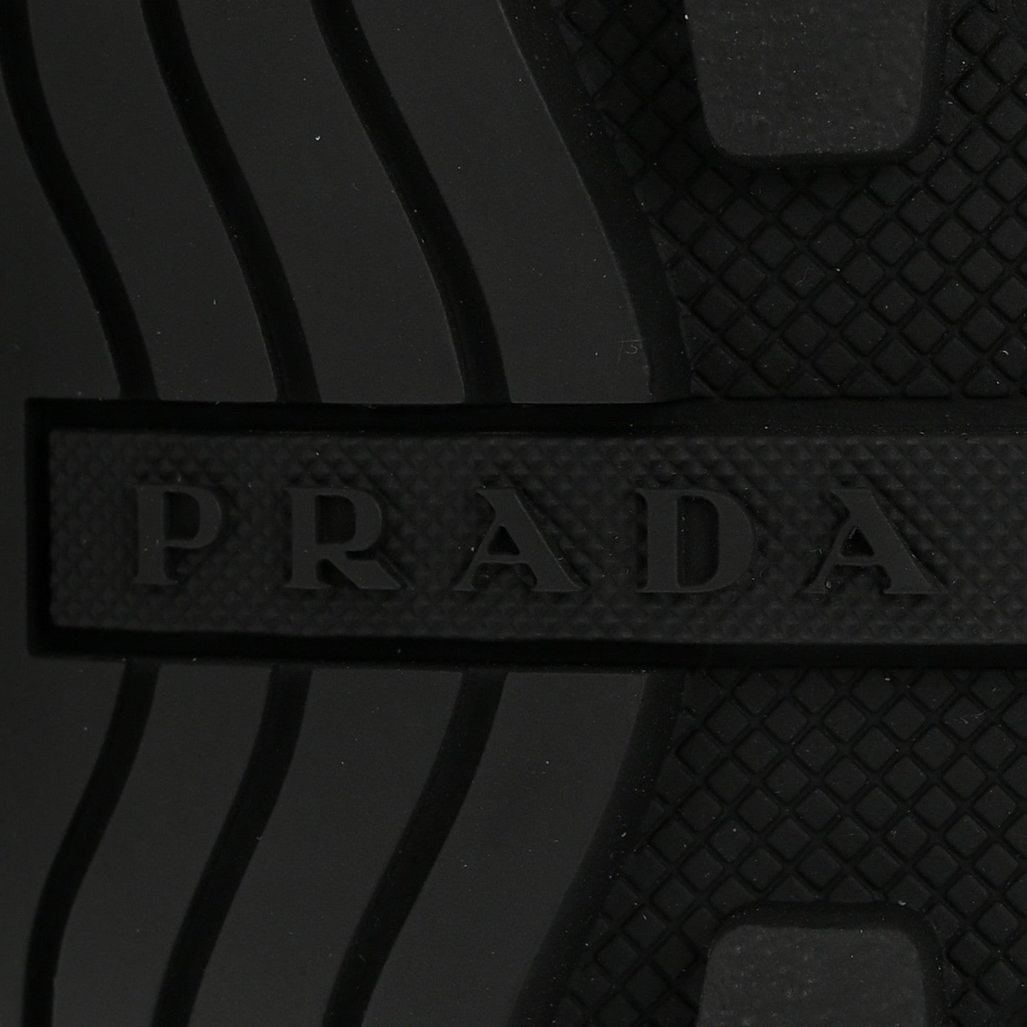 Prada Re-Nylon Piuma Quilted Mens Sneakers 8.5 Black 7 of 10