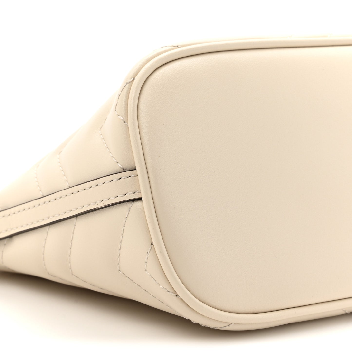 Calfskin Matelasse Chevron Monochrome GG Marmont Sling Shoulder Bag Mystic White