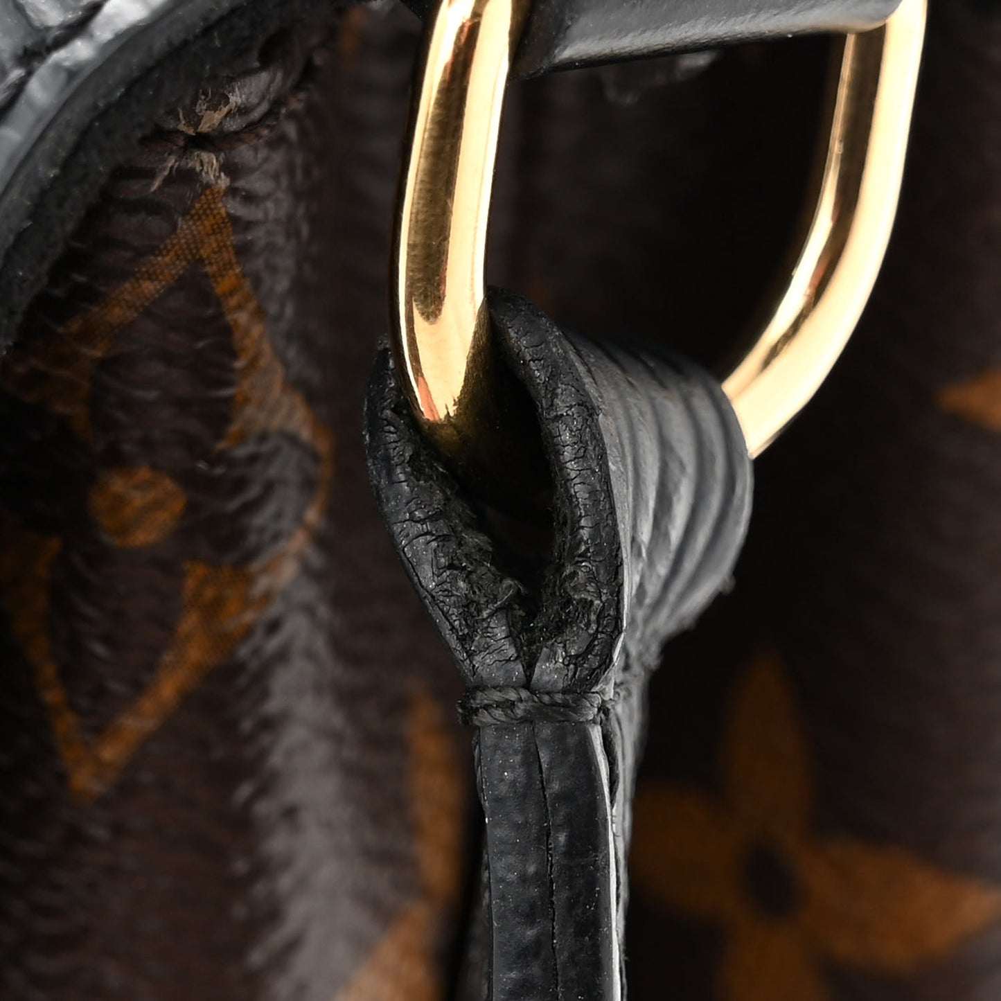 Epi Monogram Saint Michel Black
