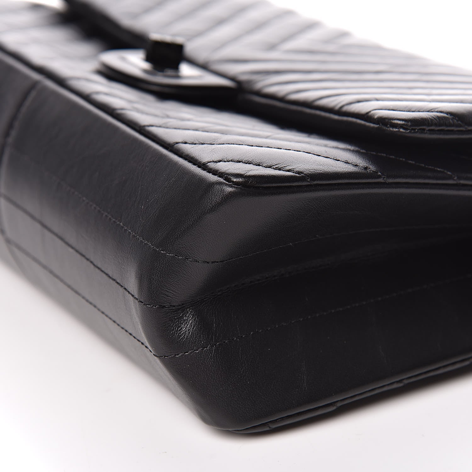 Chanel Aged Calfskin Chevron 2.55 Reissue 226 So Black 9 of 11