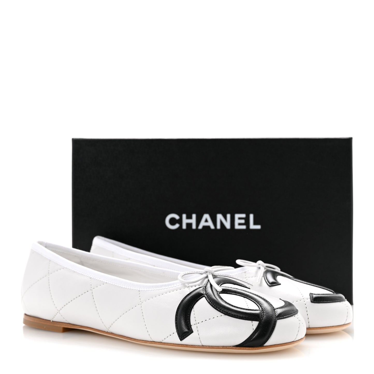 Lambskin Quilted CC Cambon Ballet Flats 40 White Black