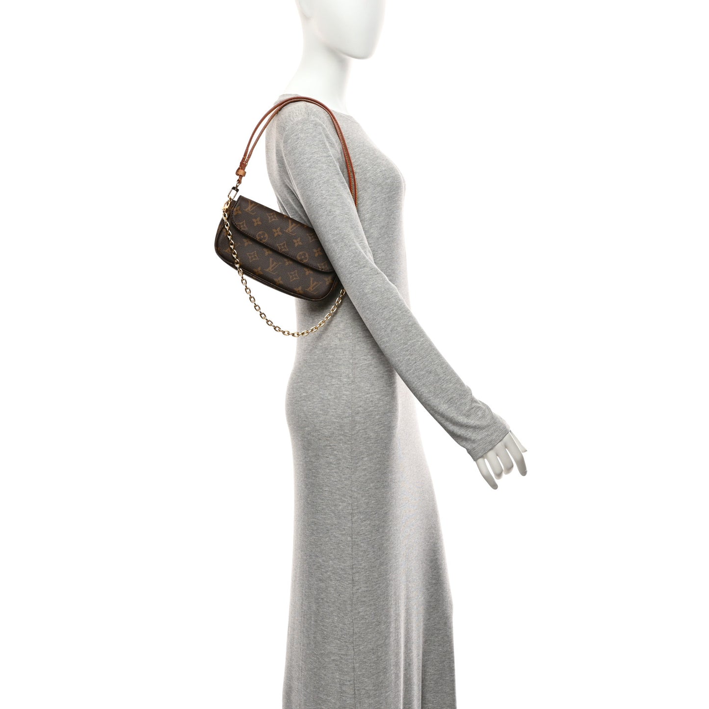 Monogram Ivy Wallet On Chain