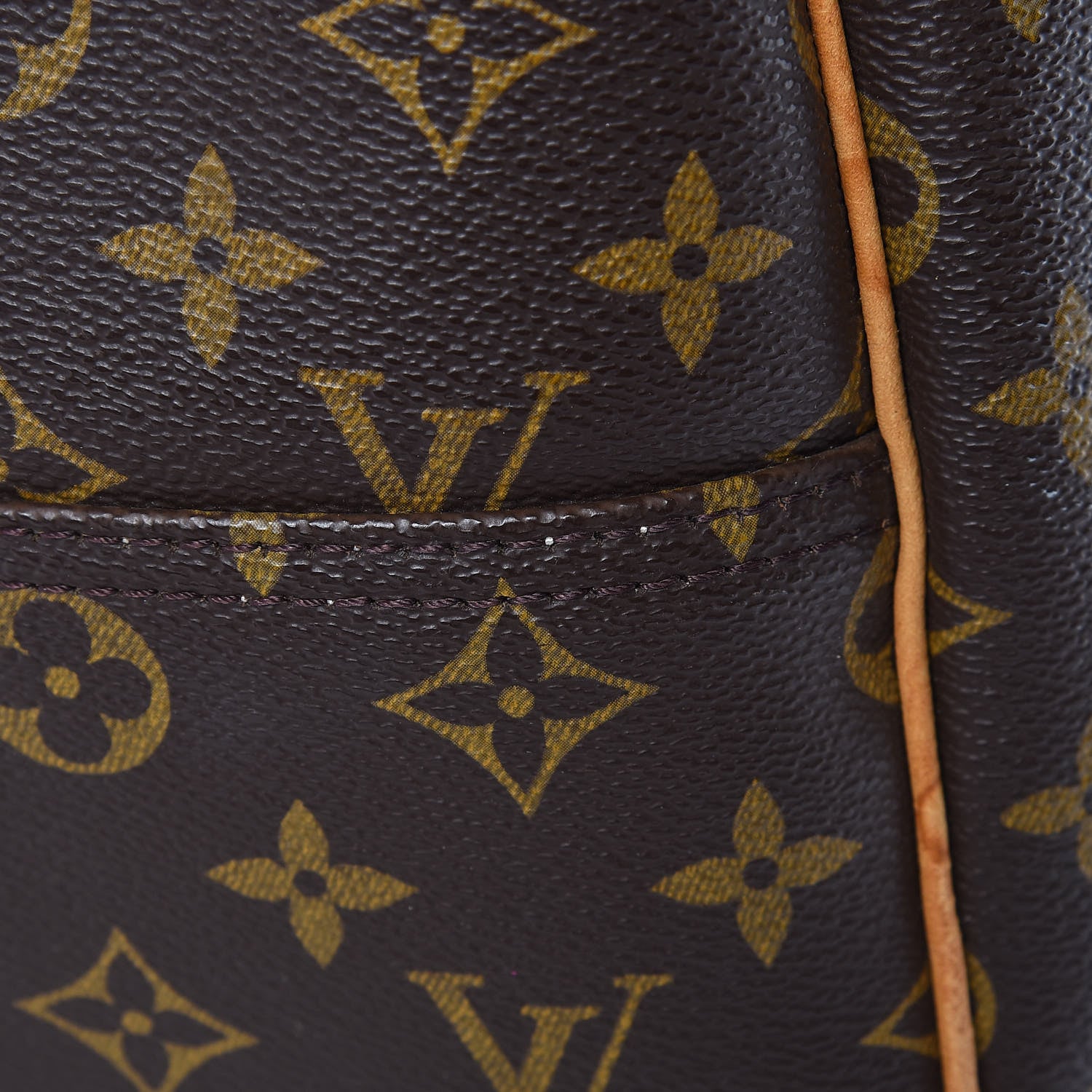 Louis Vuitton Monogram Evasion Sports Bag 17 of 18