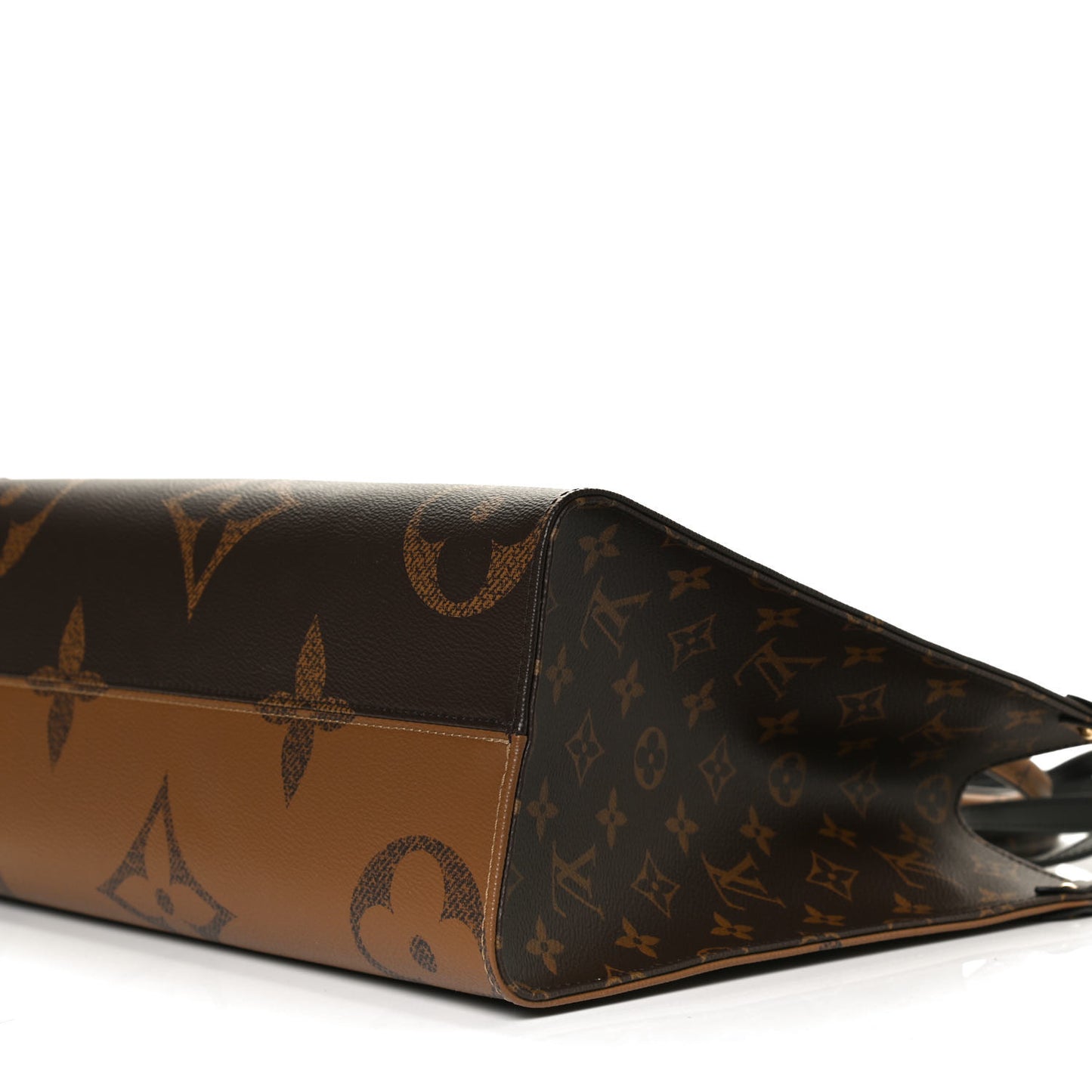 Reverse Monogram Giant Onthego MM