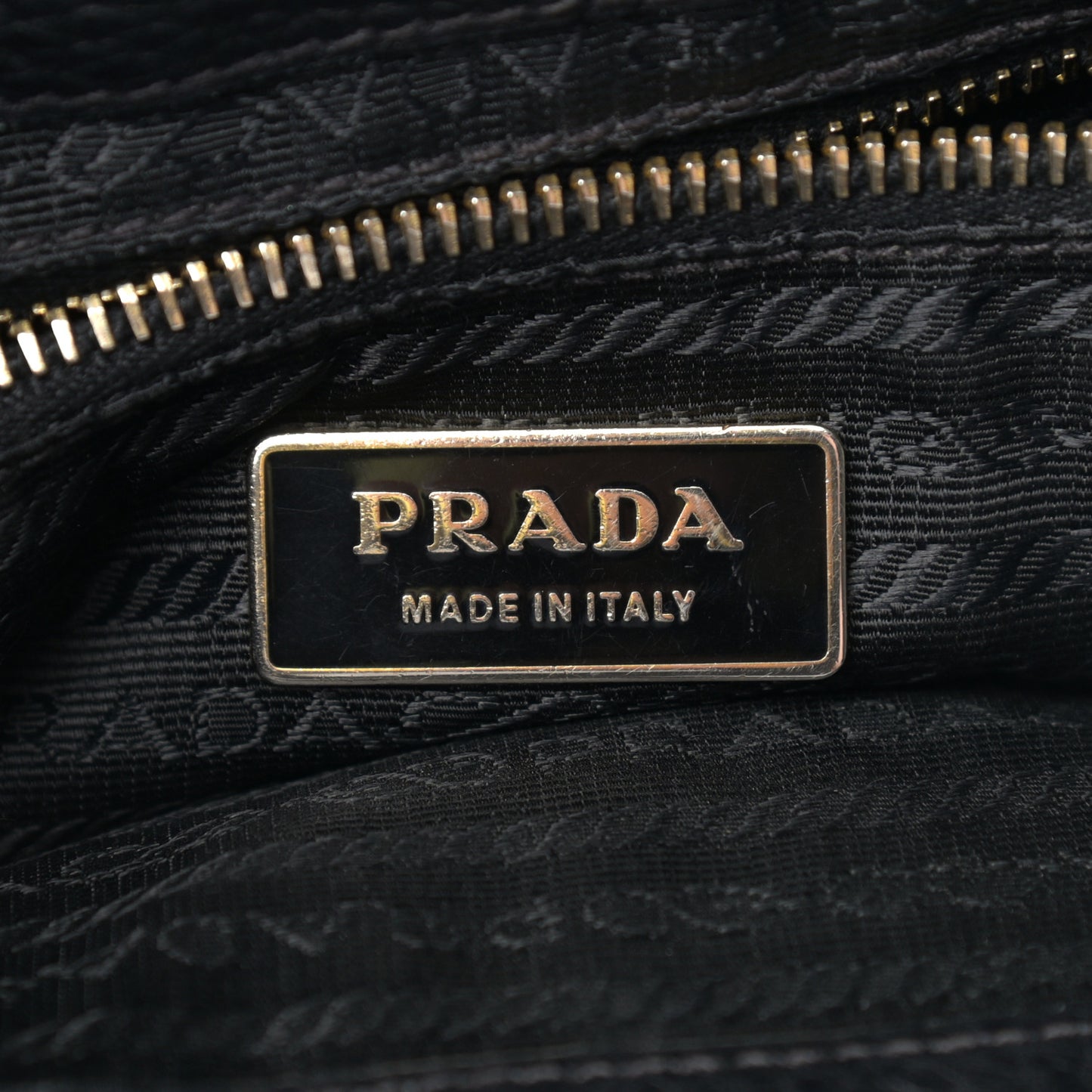 Vitello Daino Pushlock Hobo Black