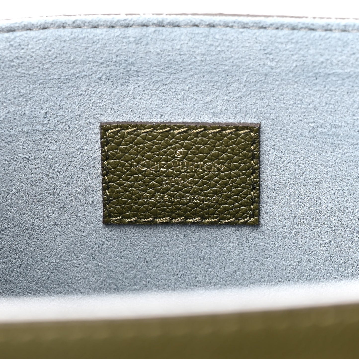 Grained Calfskin Lockme Shopper Kaki