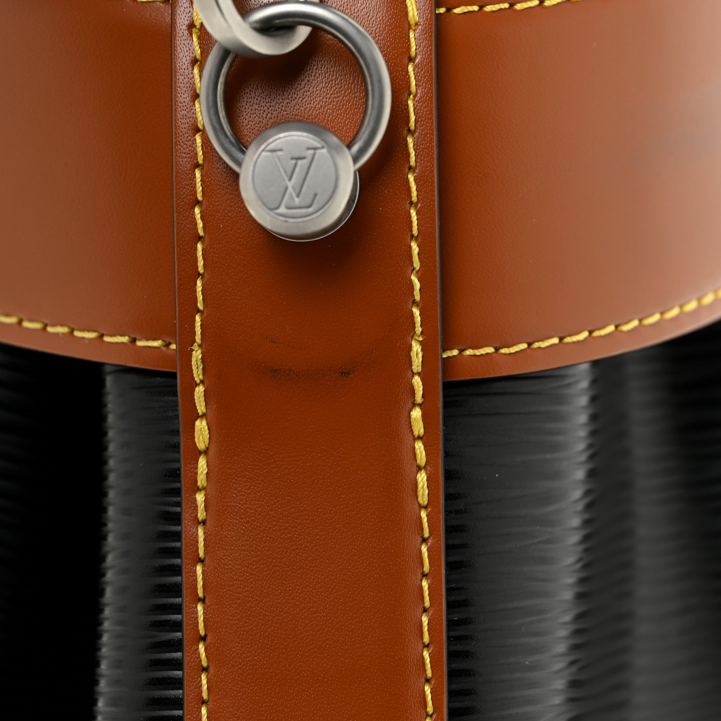 Epi Twist Bucket Black
