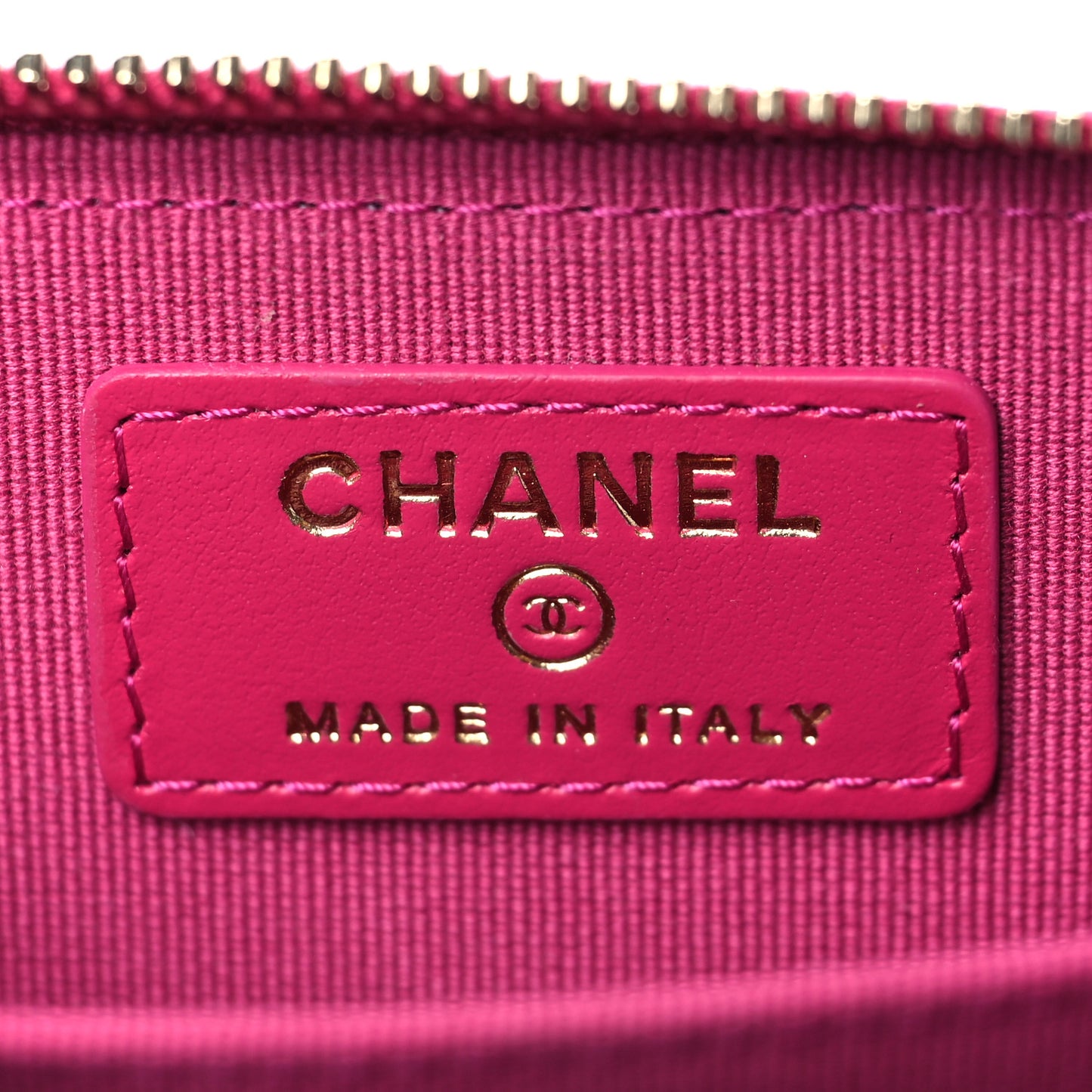 Caviar Quilted Zip Card Holder Fuchsia