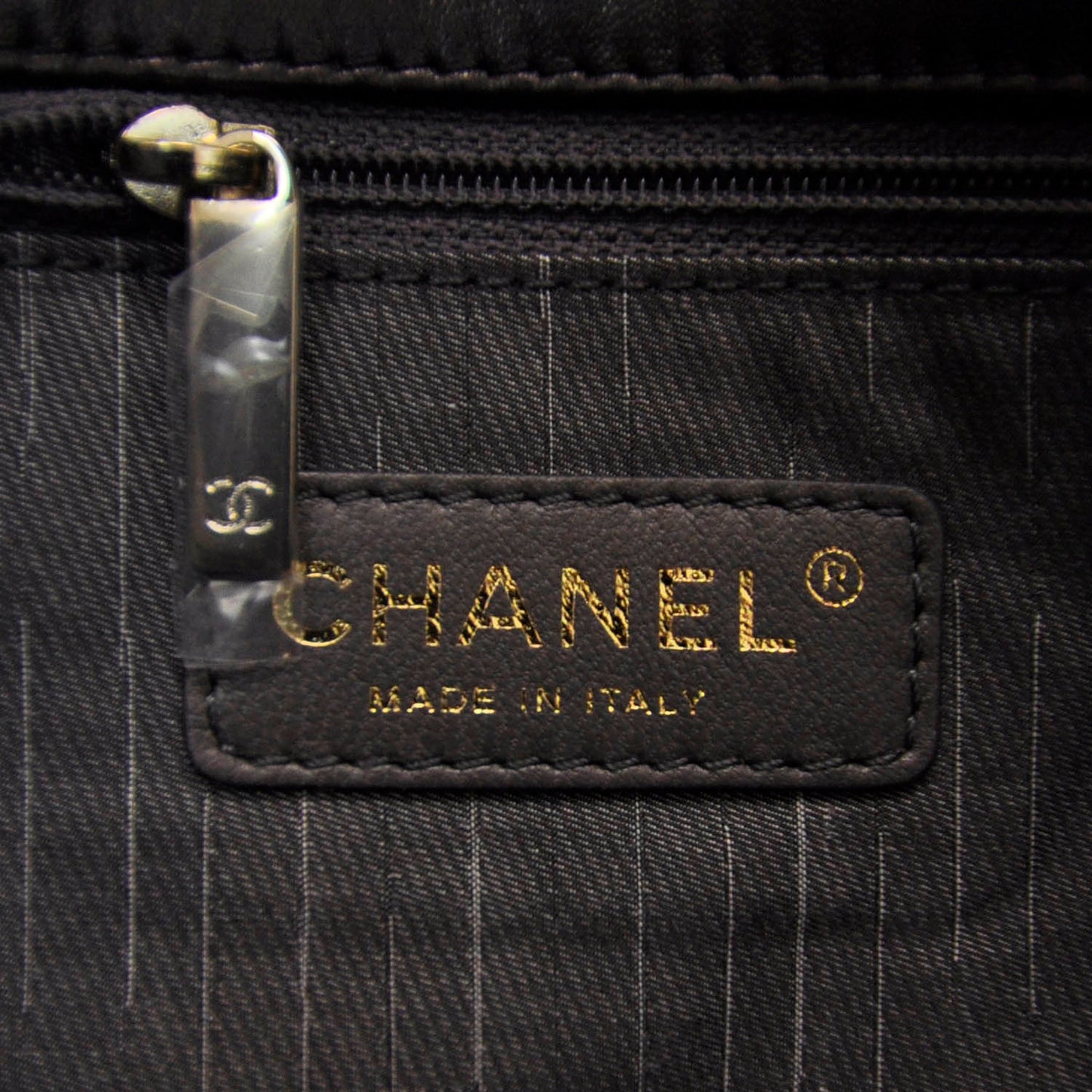 Lambskin Medium Westminster Pearl Flap Black