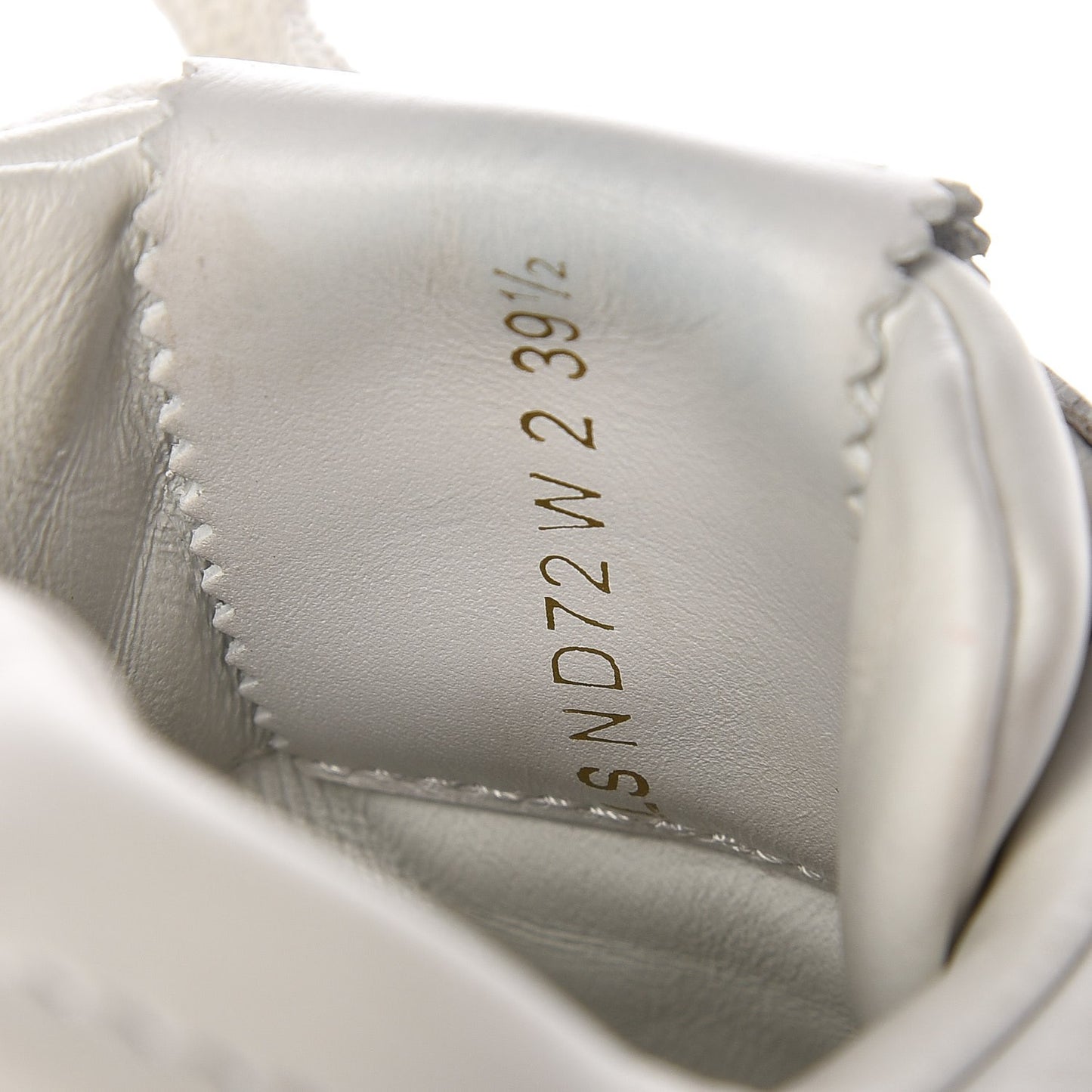 Calfskin Rockstud Sneakers 39.5 White