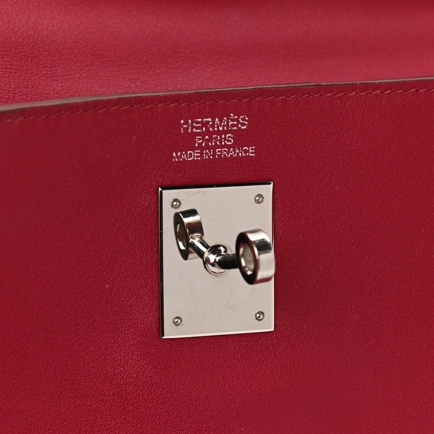 Swift Kelly Retourne 35 Rubis