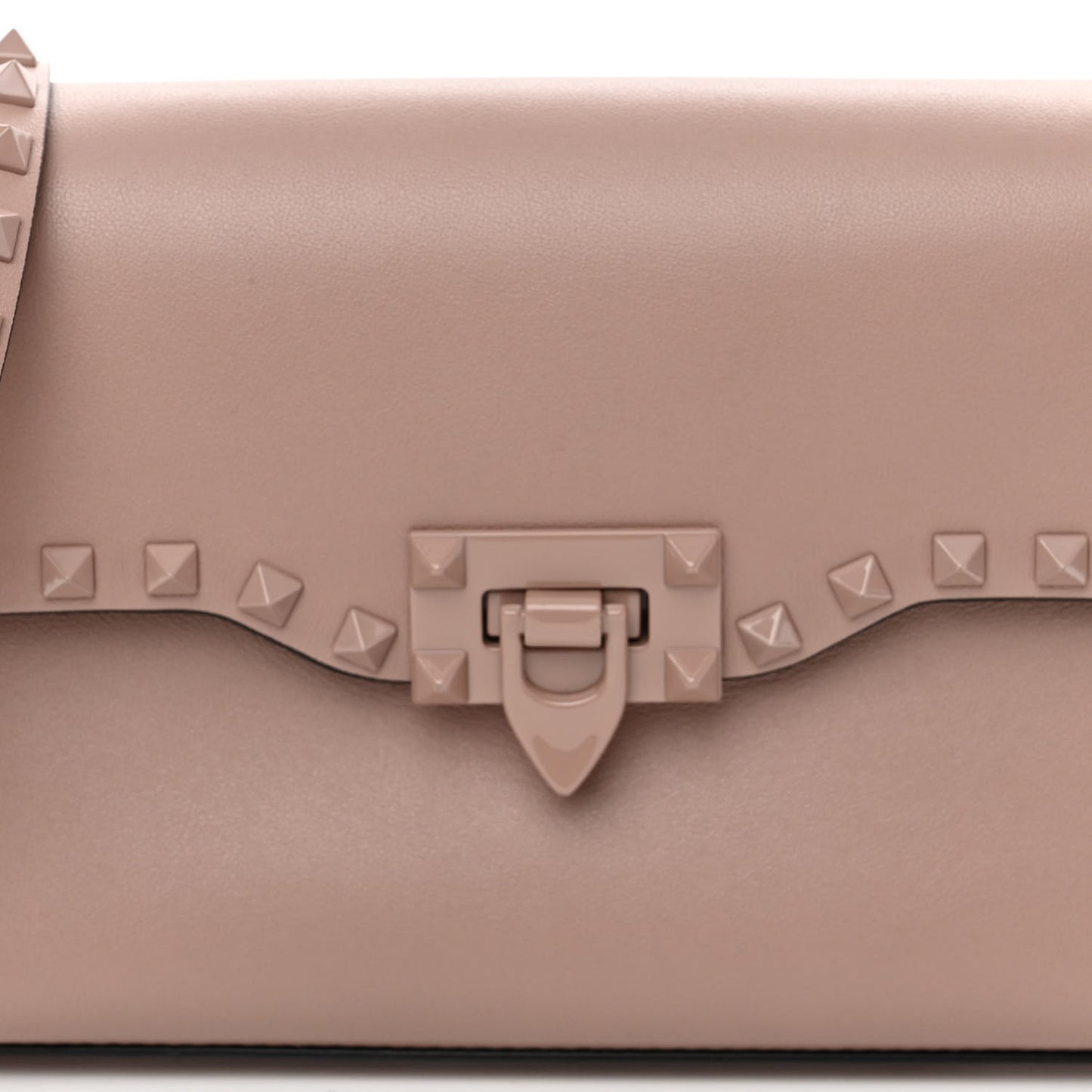 Vitello Monochrome Medium Rockstud Flip Lock Crossbody Bag Poudre