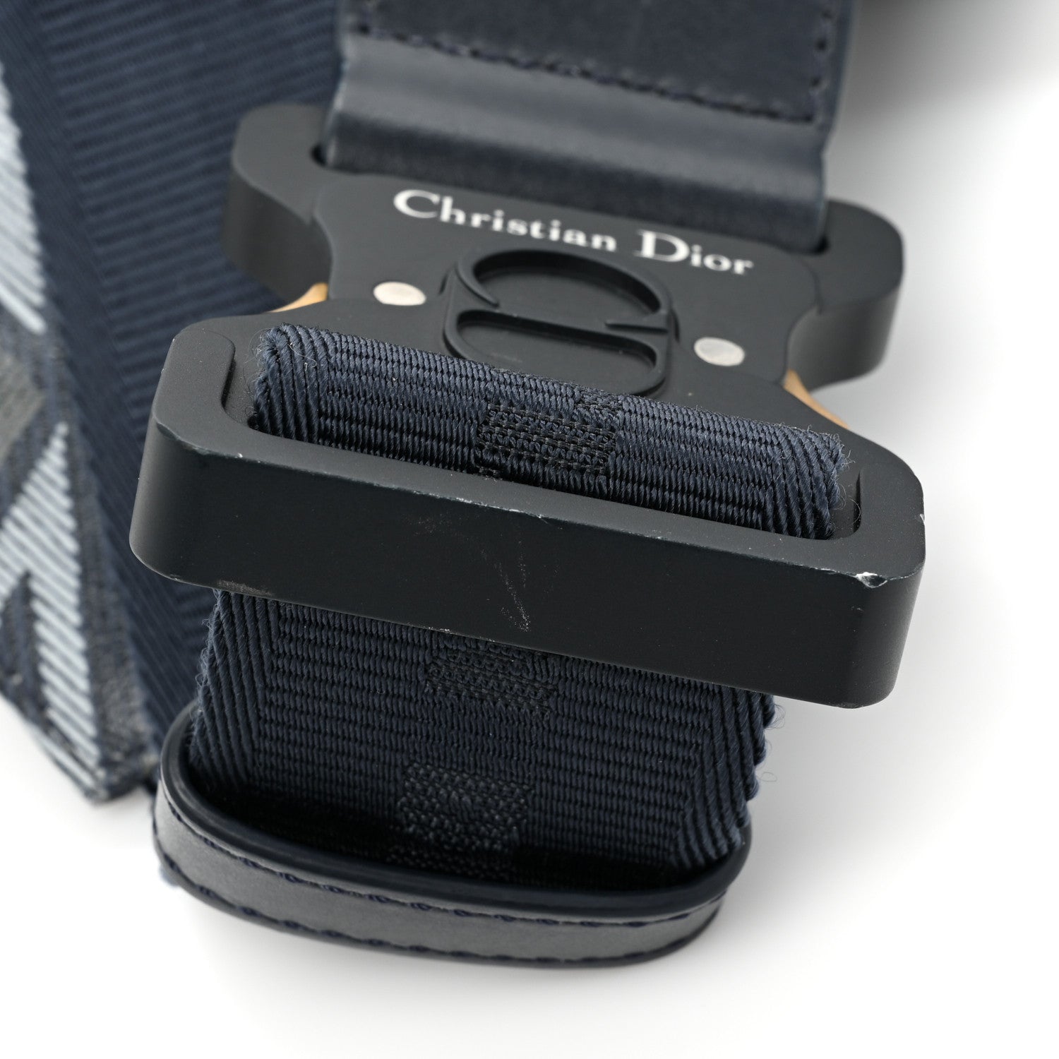 Christian Dior ダイヤモンドレザーショルダーバッグ ネイビーメンズ Christian Dior Coated Canvas Calfskin CD Diamond Mens Saddle Bag