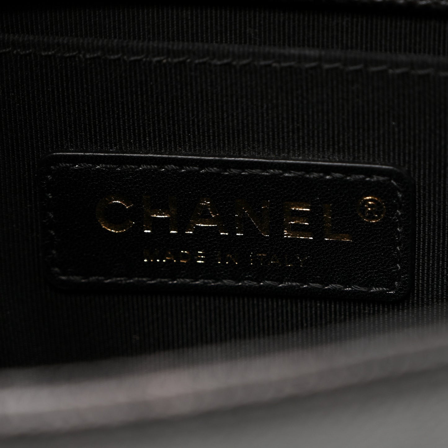Caviar Chevron Quilted Small Boy Flap Black