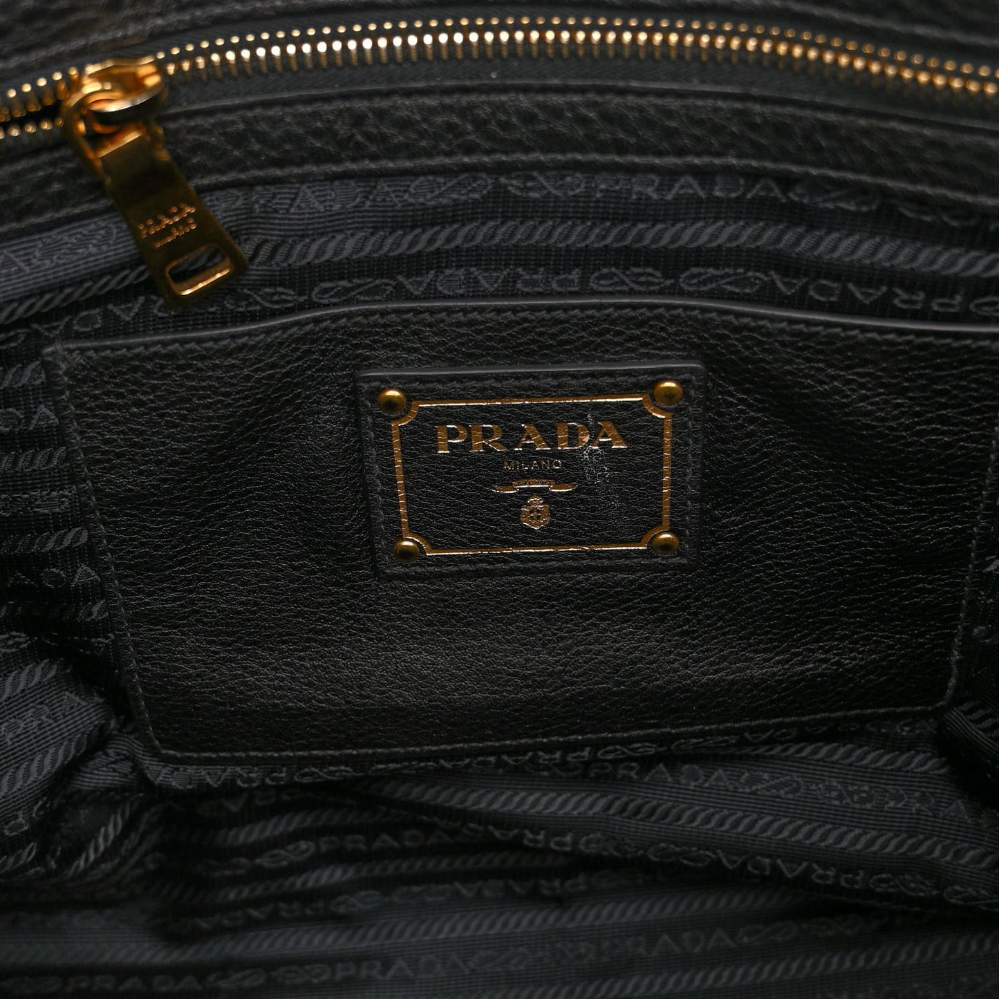 Vitello Daino Shopping Satchel Black