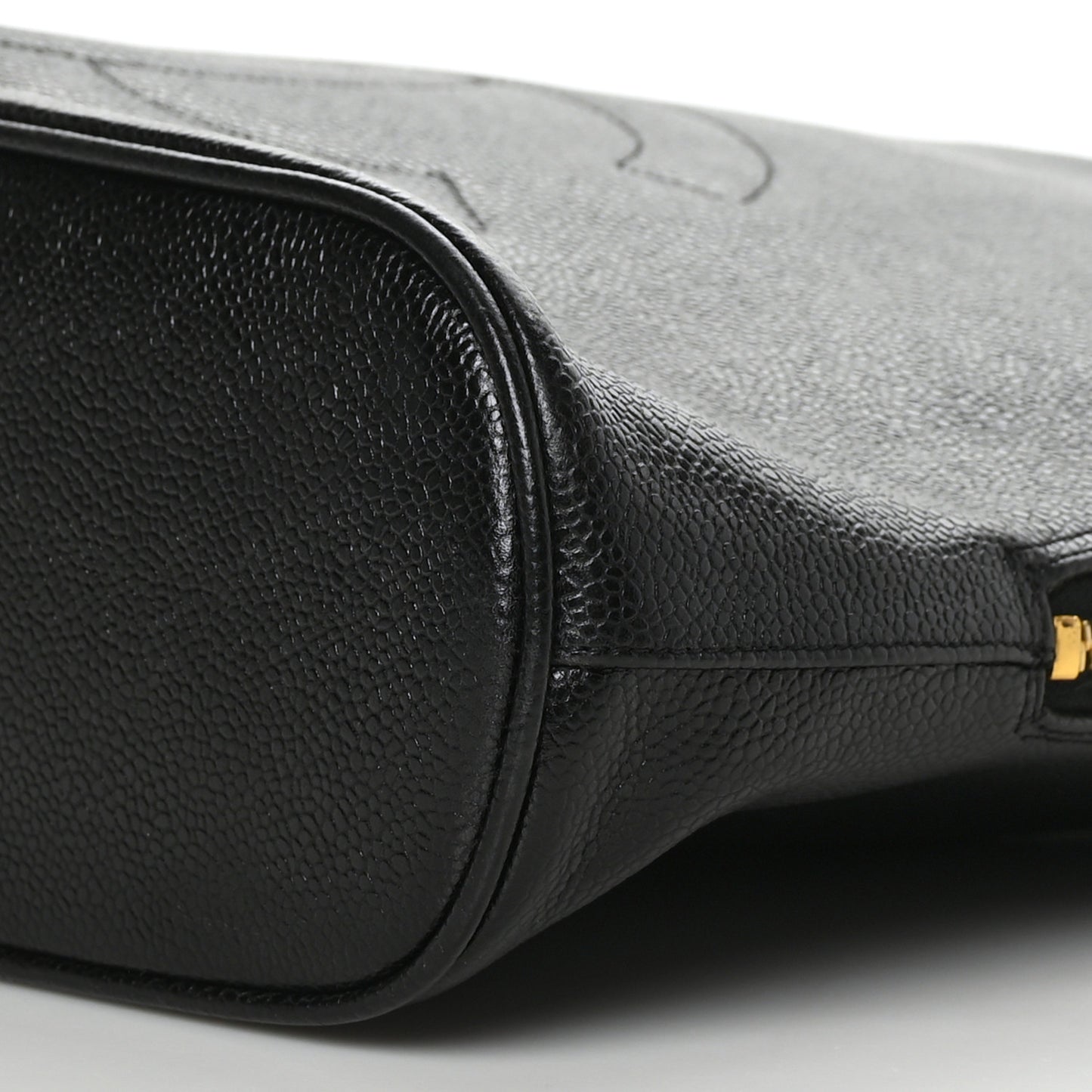 Caviar CC Shoulder Bag Black