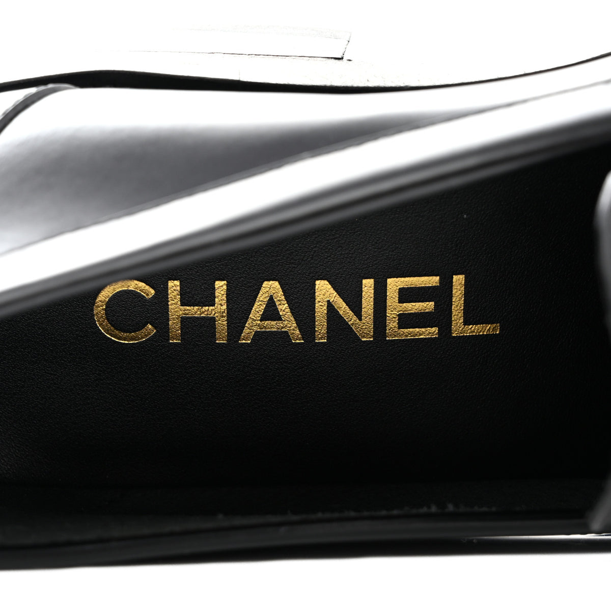 Shiny Calfskin CC Loafers Black White 37 Black White