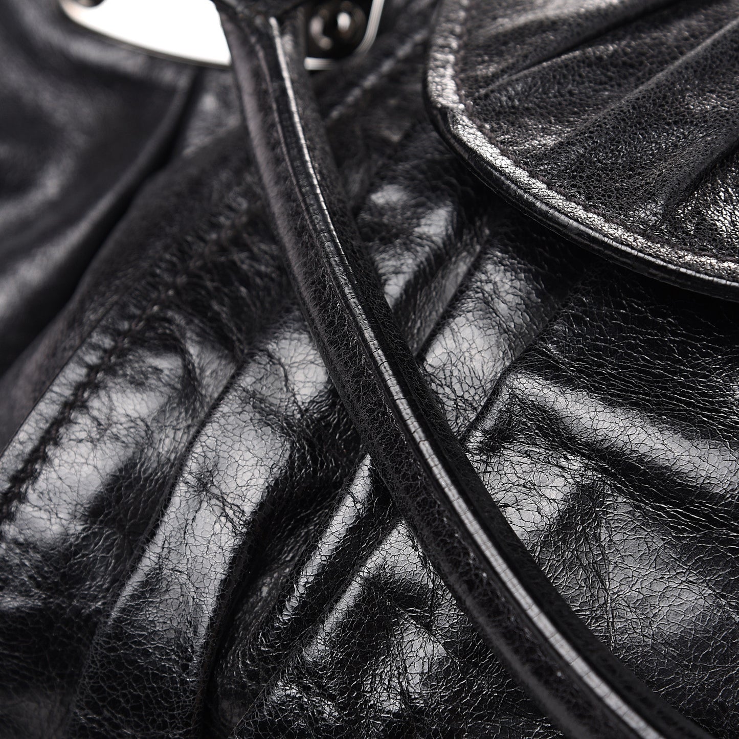 Vitello Lux Gathered Hobo Black