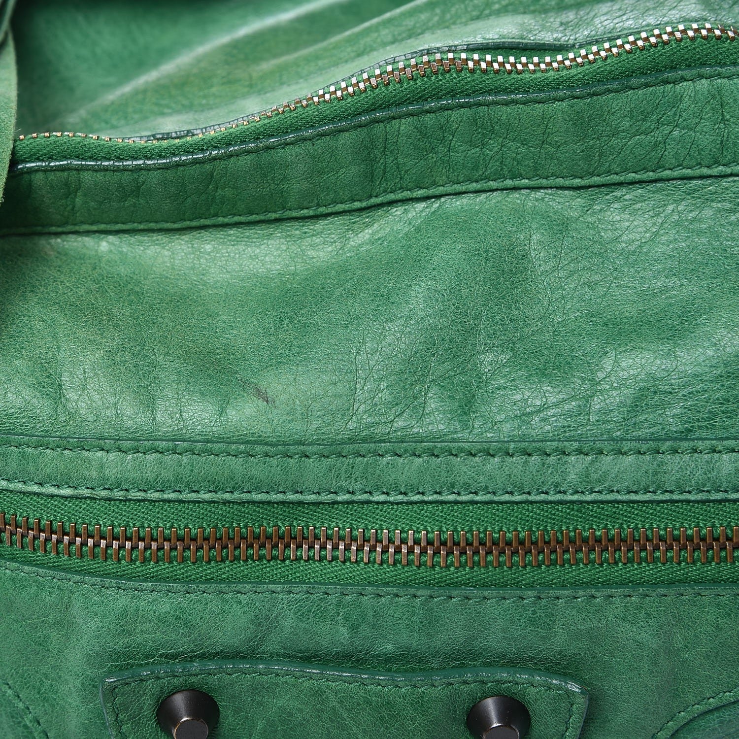 Balenciaga Agneau Classic Hardware Day Hobo Pommier 16 of 17
