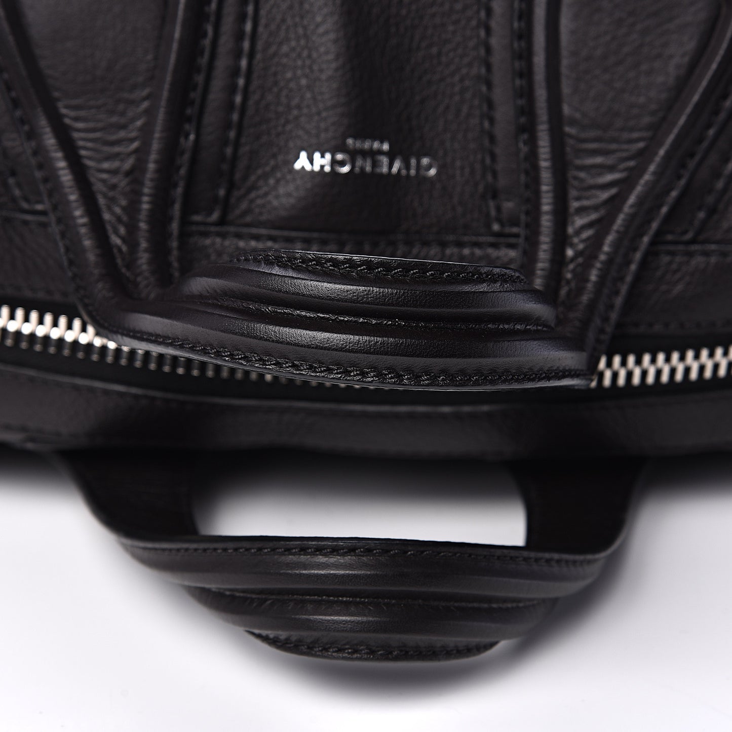 Waxy Grained Calfskin Medium Nightingale Black