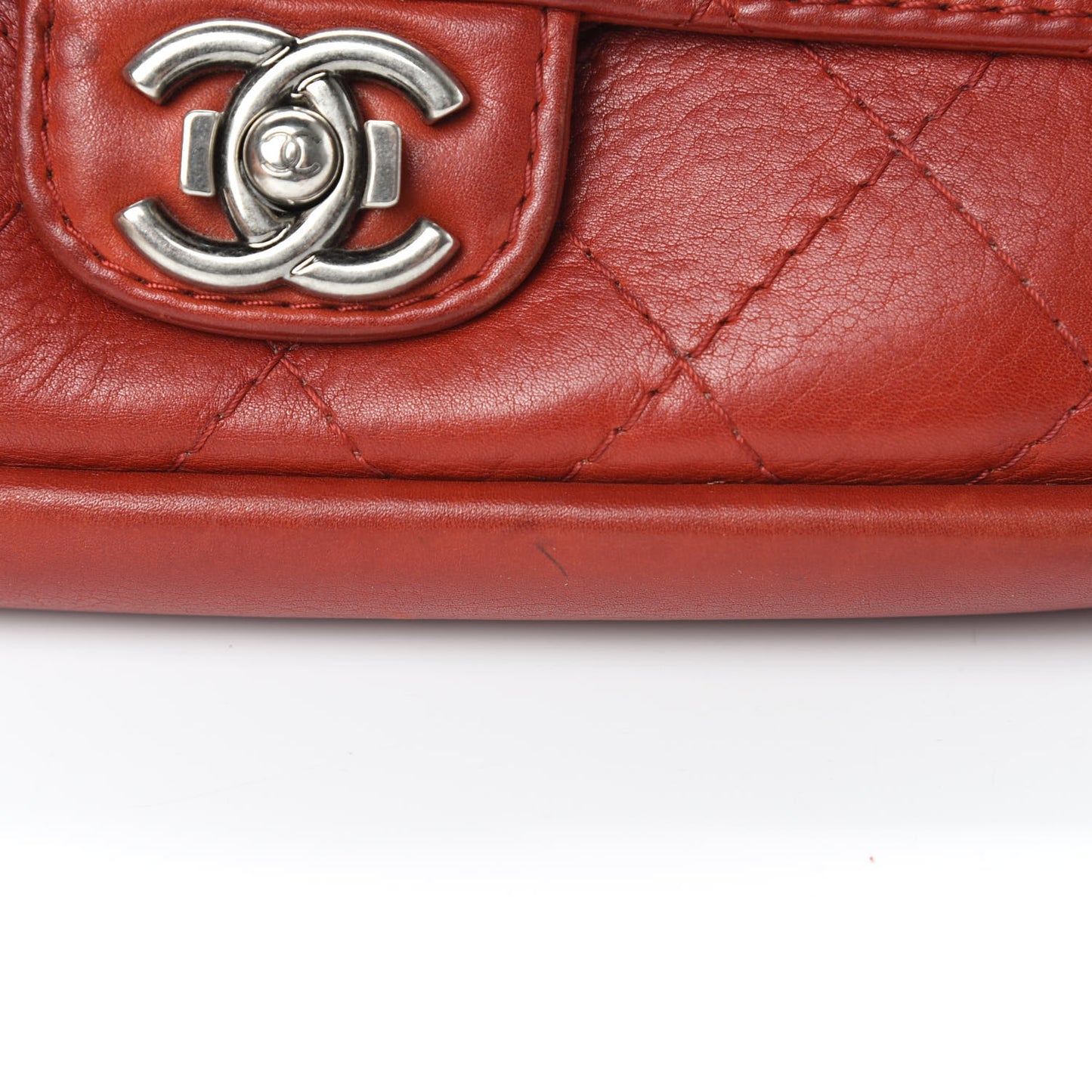 Calfskin Stitched Medium CC Sellier Flap Red