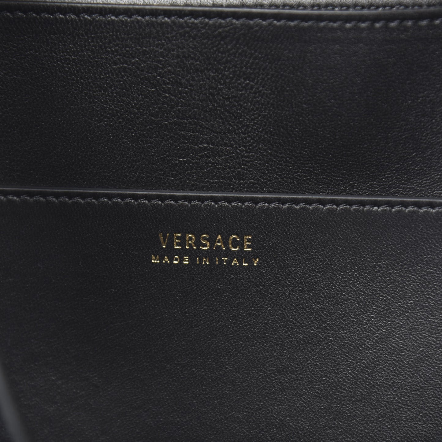 Vitello Virtus Tote Black