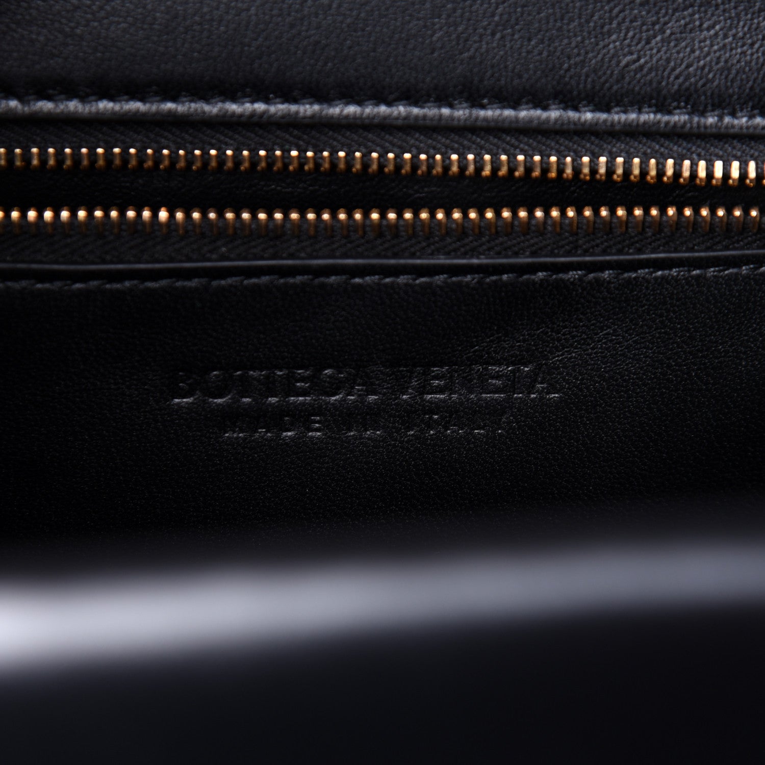 Bottega Veneta Box Calfskin Nappa Clip Bag Black 6 of 10