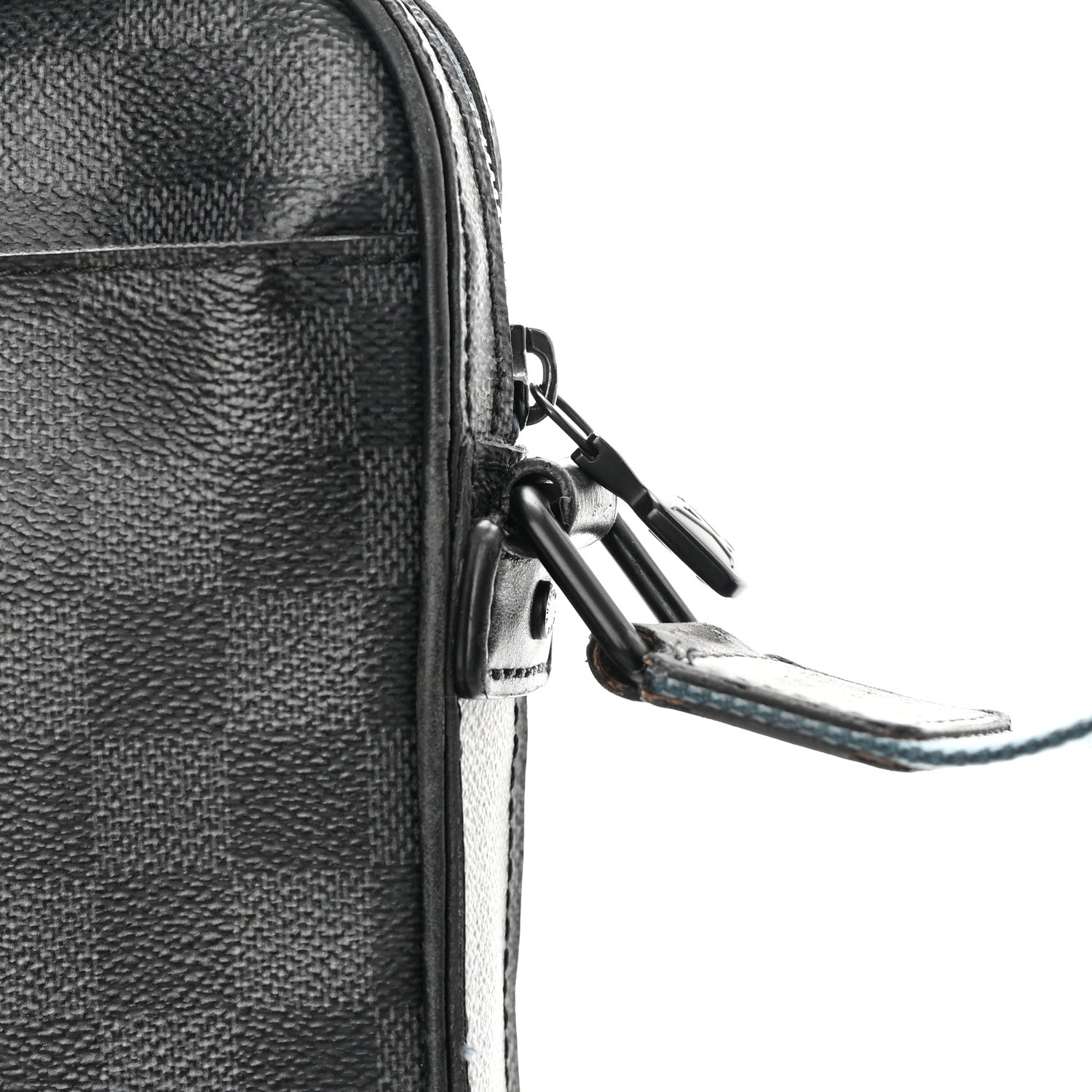 Louis Vuitton Damier Graphite Alpha Messenger Bag 24 of 25