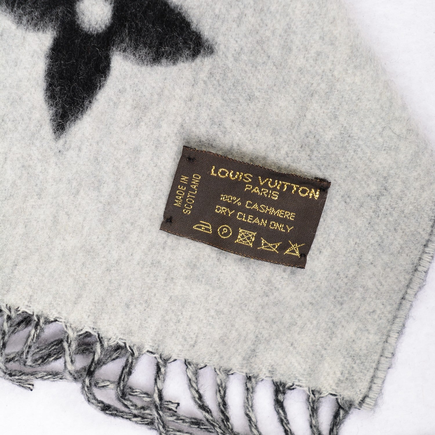 Louis Vuitton Cashmere Monogram Reykjavik Scarf Black 4 of 4