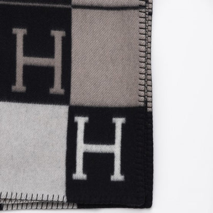 Hermes Wool Cashmere Avalon III Blanket Ecru Black 4 of 6