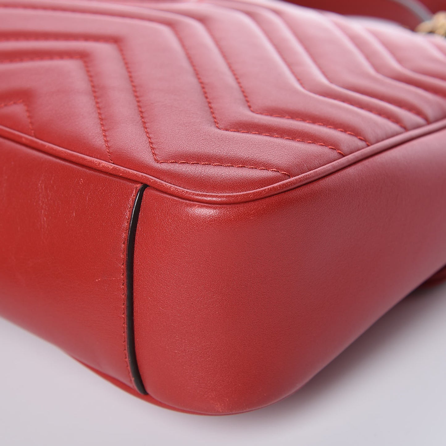 Calfskin Matelasse Medium GG Marmont Shoulder Bag Hibiscus Red