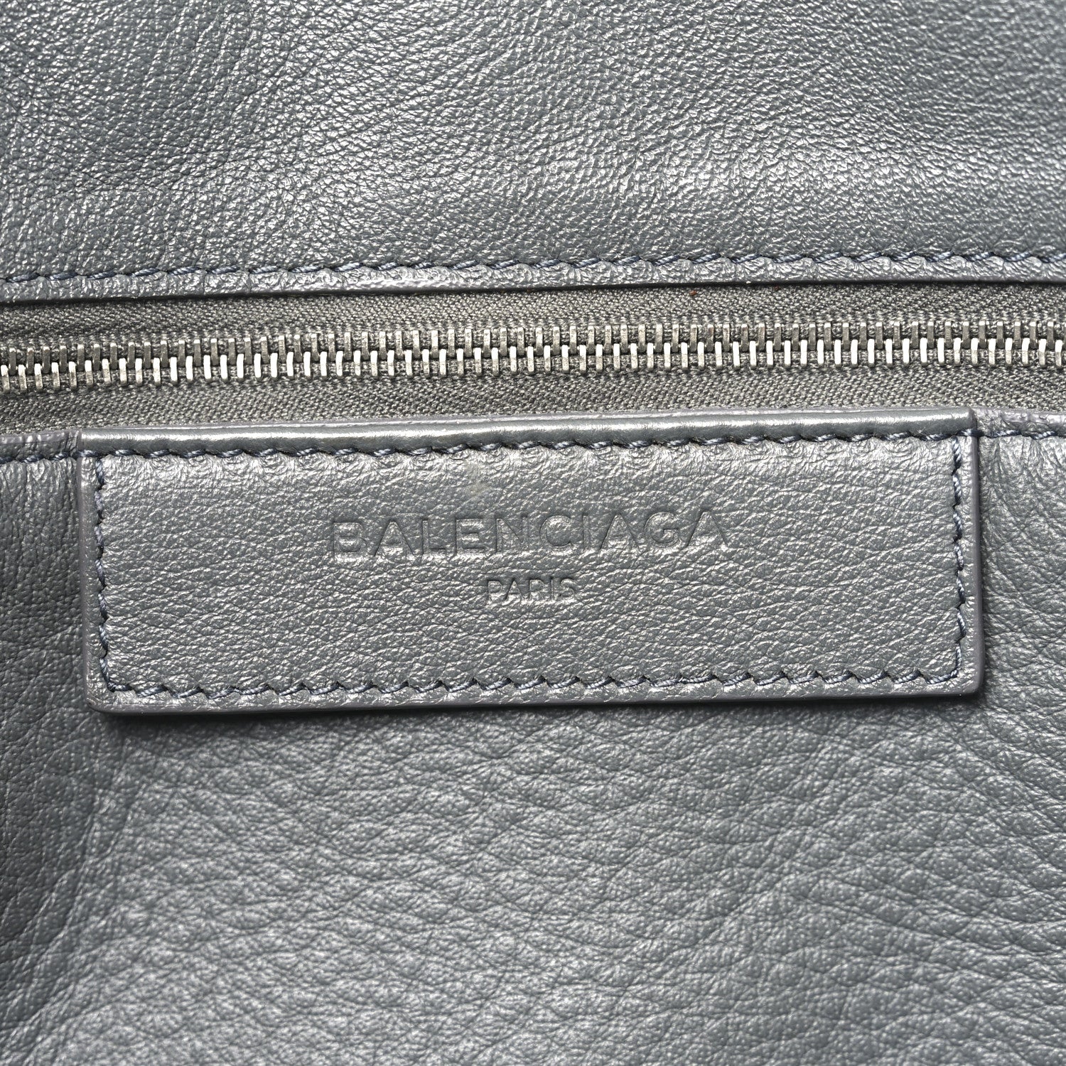 Balenciaga Veau Papier B4 Zip Around Tote Gris Fossile 6 of 10