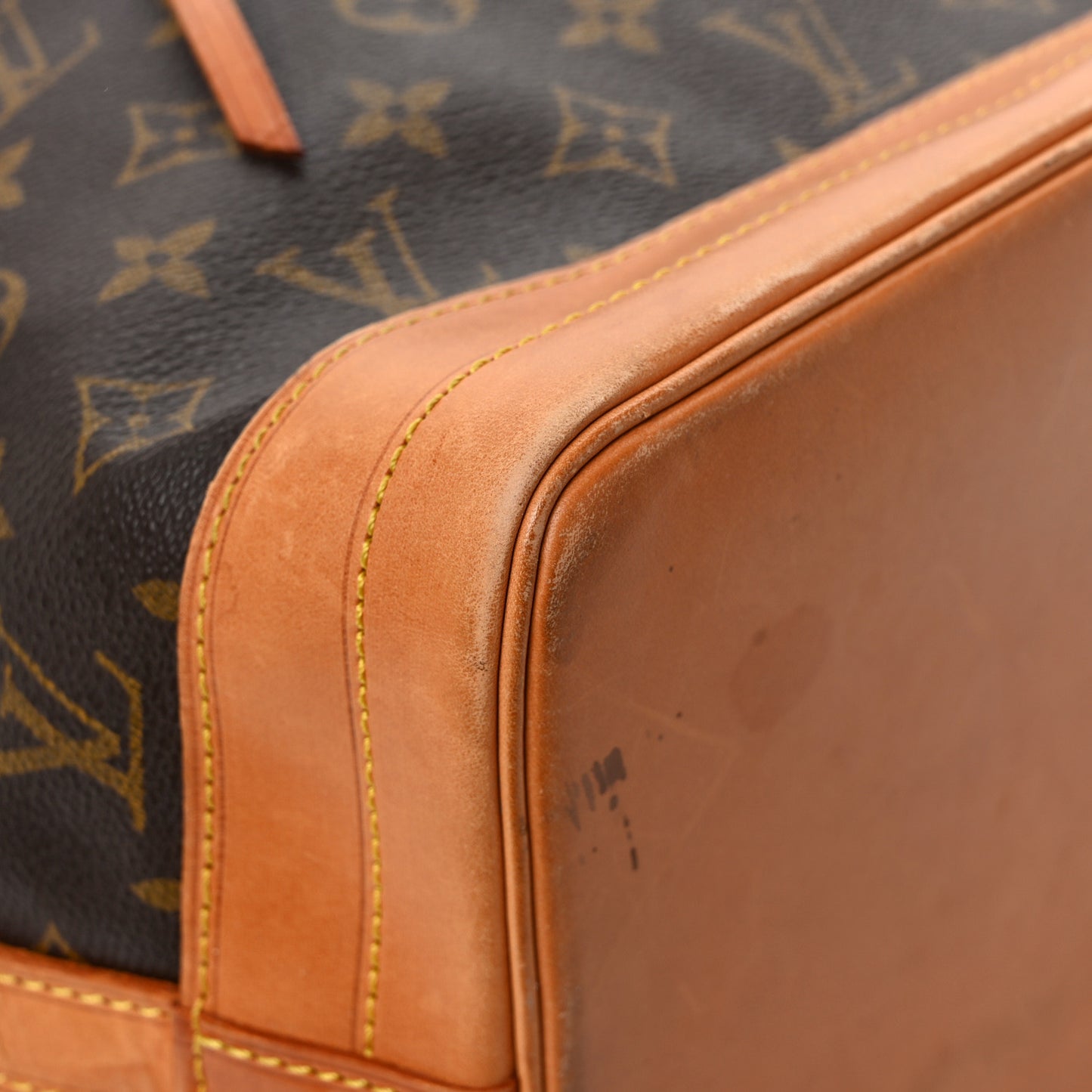Monogram Noe