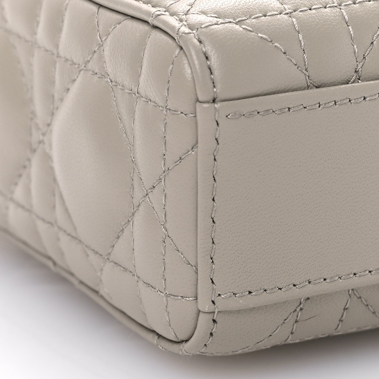 Lambskin Cannage Medium Lady D-Joy Sable
