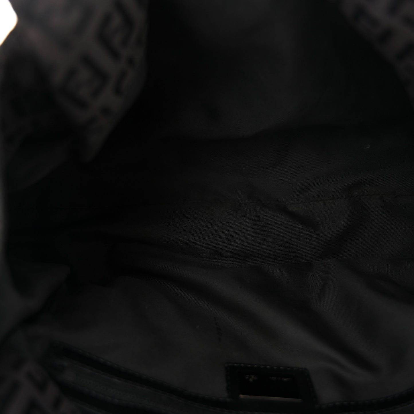 Zucchino Vitello Shoulder Bag Black Moro