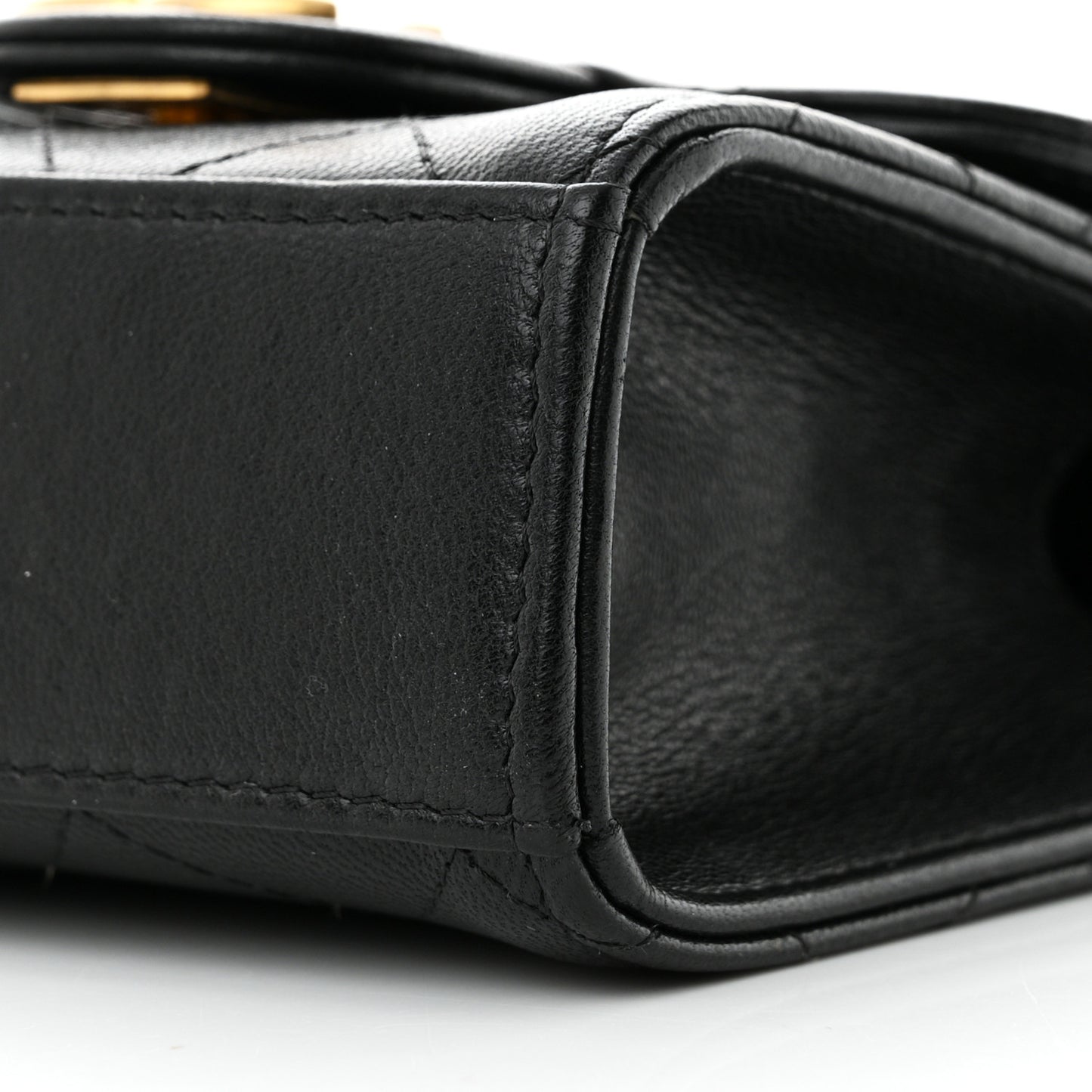 Goatskin Chic Pearls Clutch On Chain Black