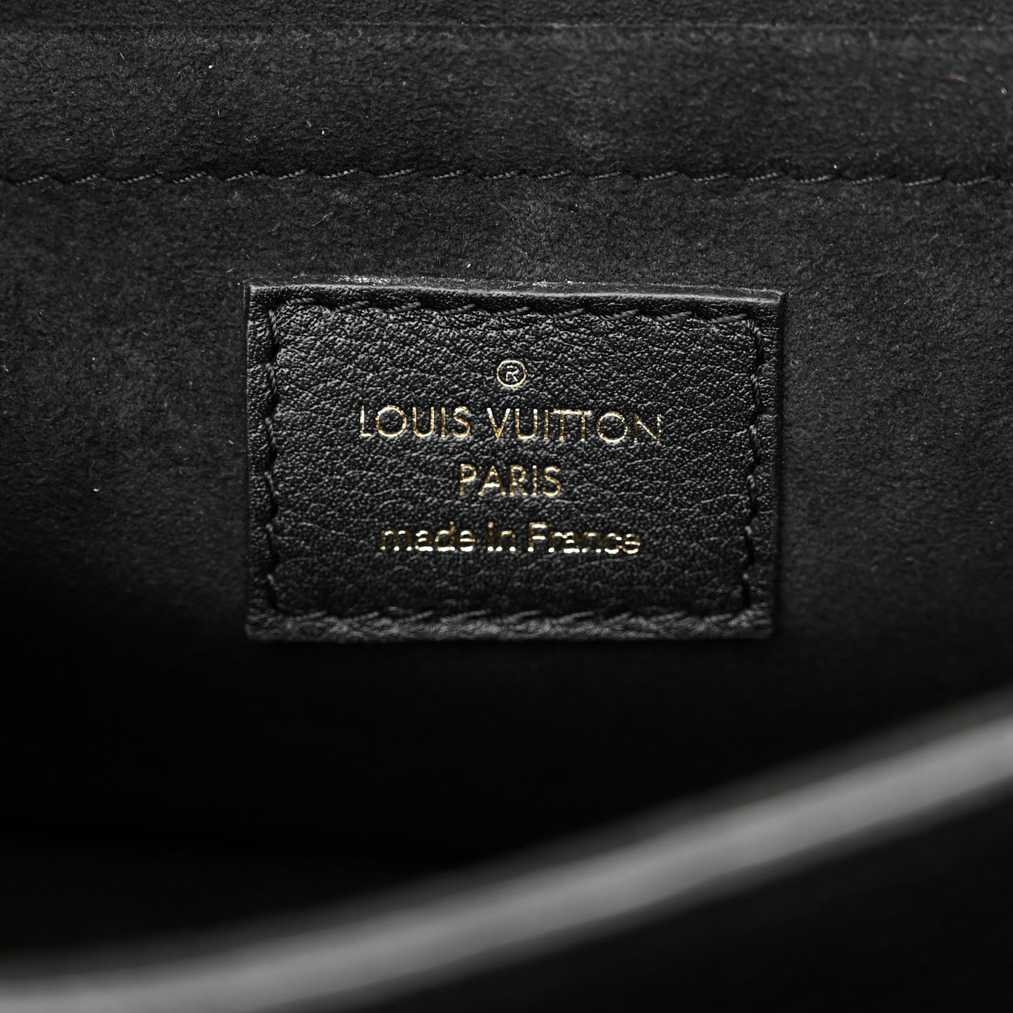 Grained Calfskin Lockme Tender Black
