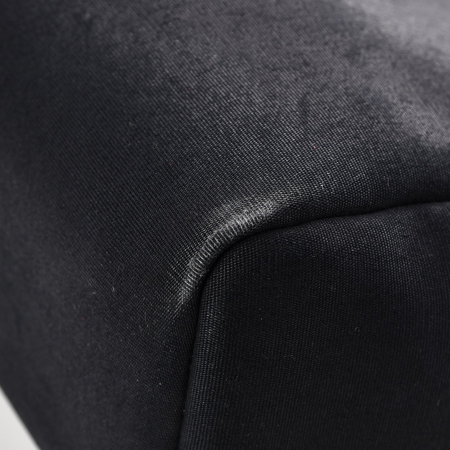 Toile Vache Calfskin Herbag 30 PM Black