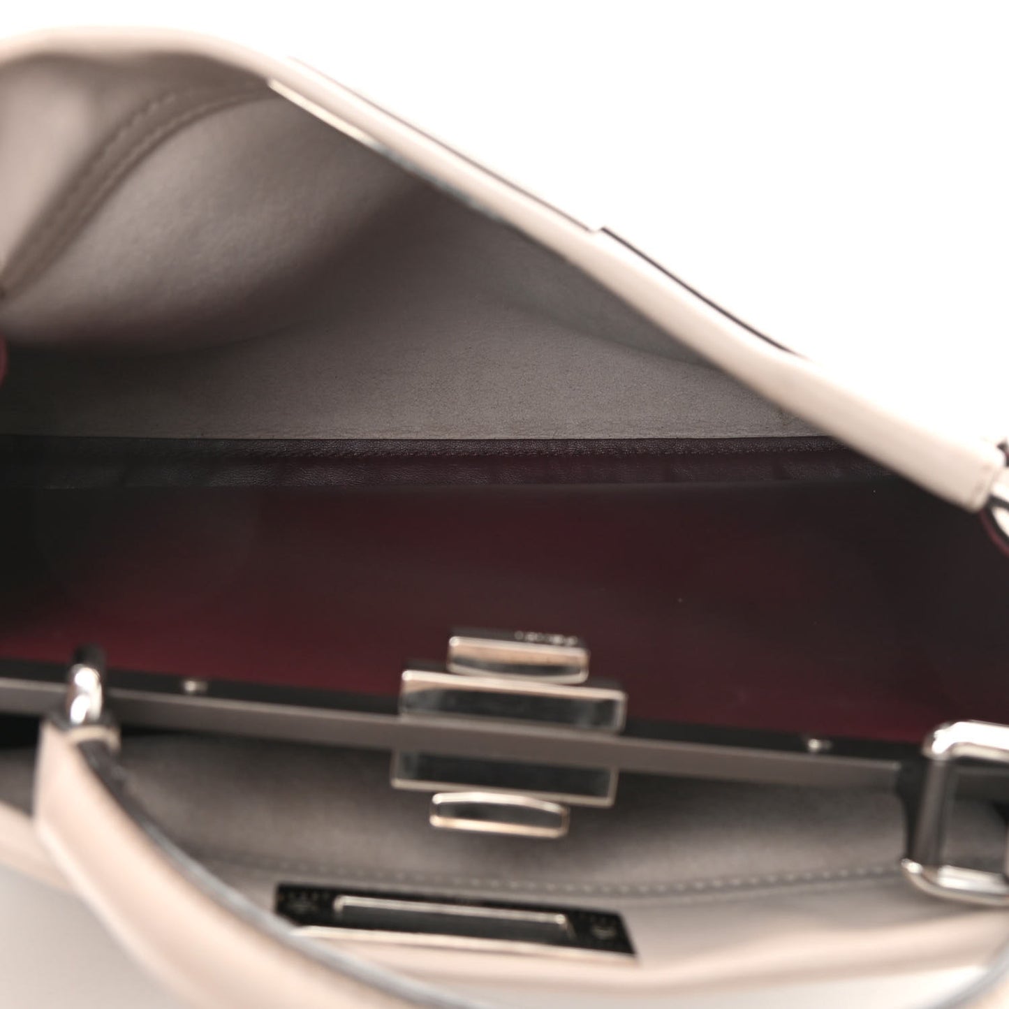 Vitello Seta Shiny Nappa Medium Peekaboo Iconic Satchel Grigio Polvere Bordeaux