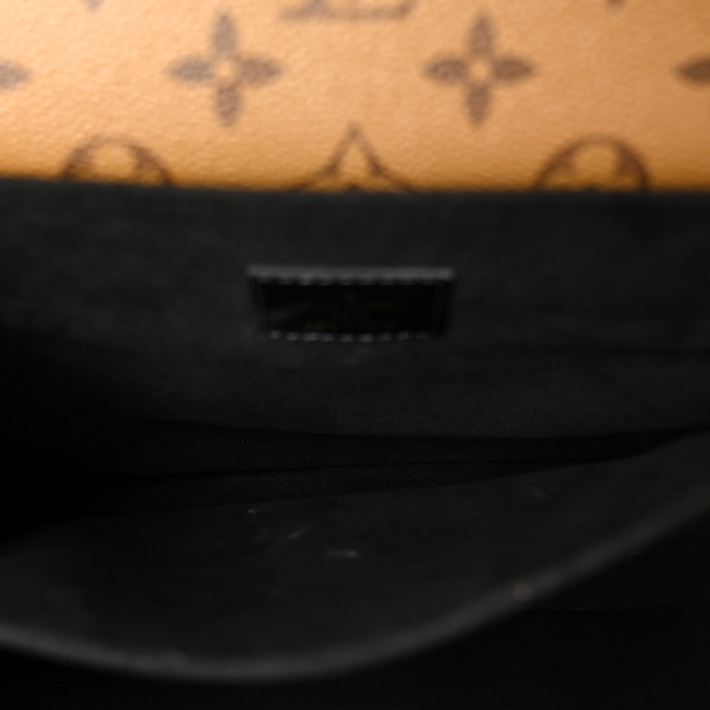 Reverse Monogram Pochette Metis