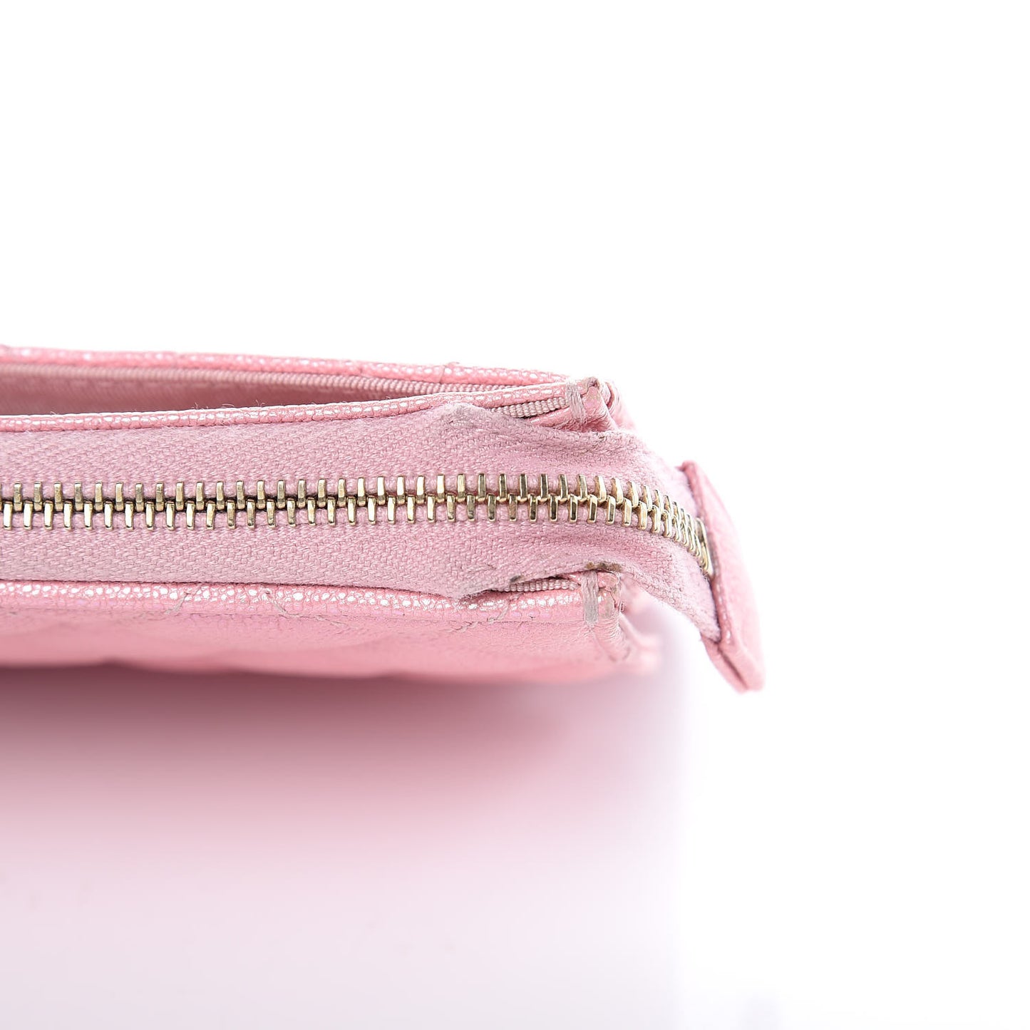 Iridescent Caviar Quilted Classic Pouch With Handle Rose Pink