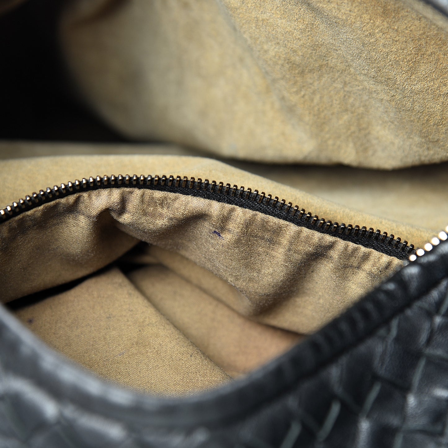 Nappa Intrecciato Large Belly Veneta Hobo Black