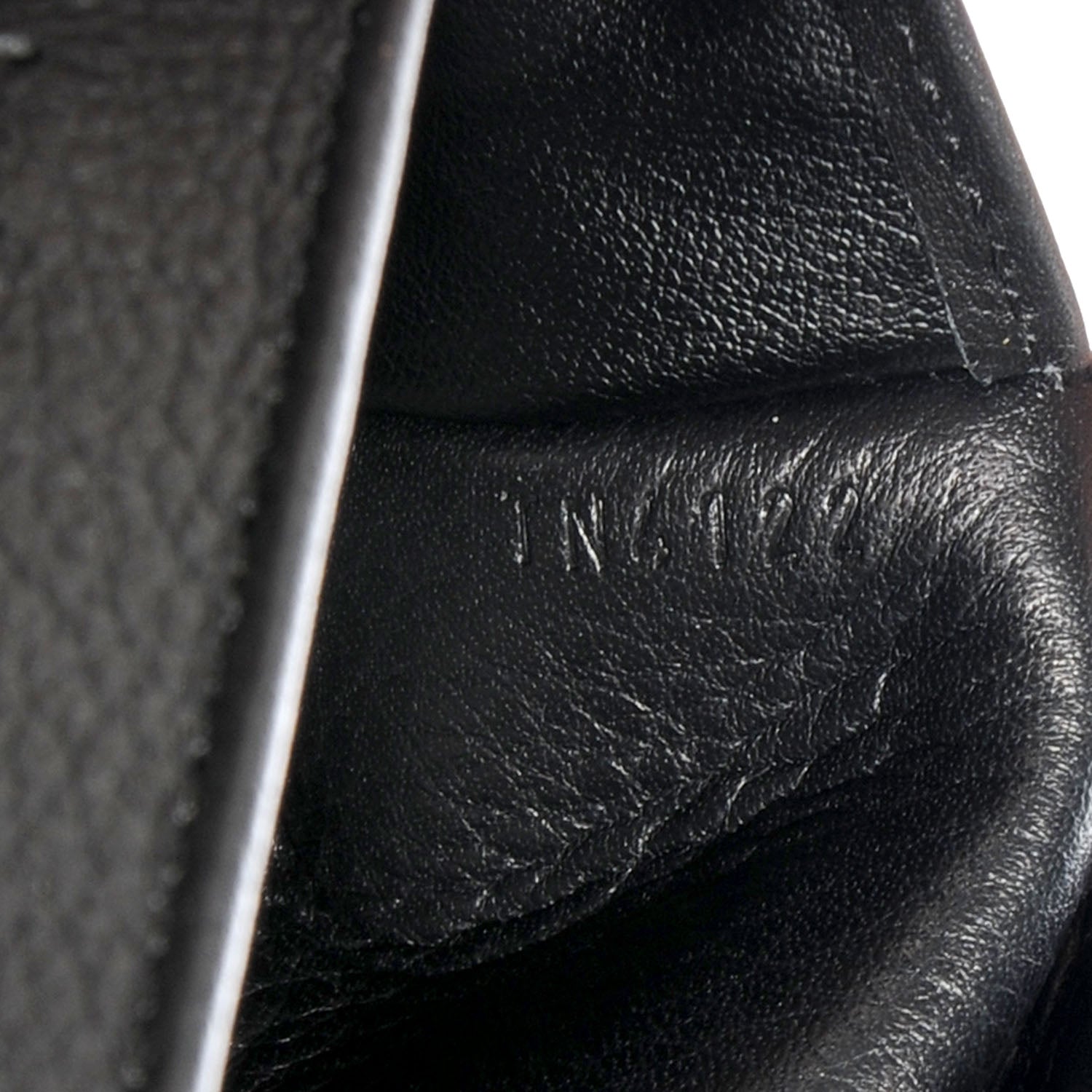 Louis Vuitton Mahina Amelia Wallet Noir 7 of 7