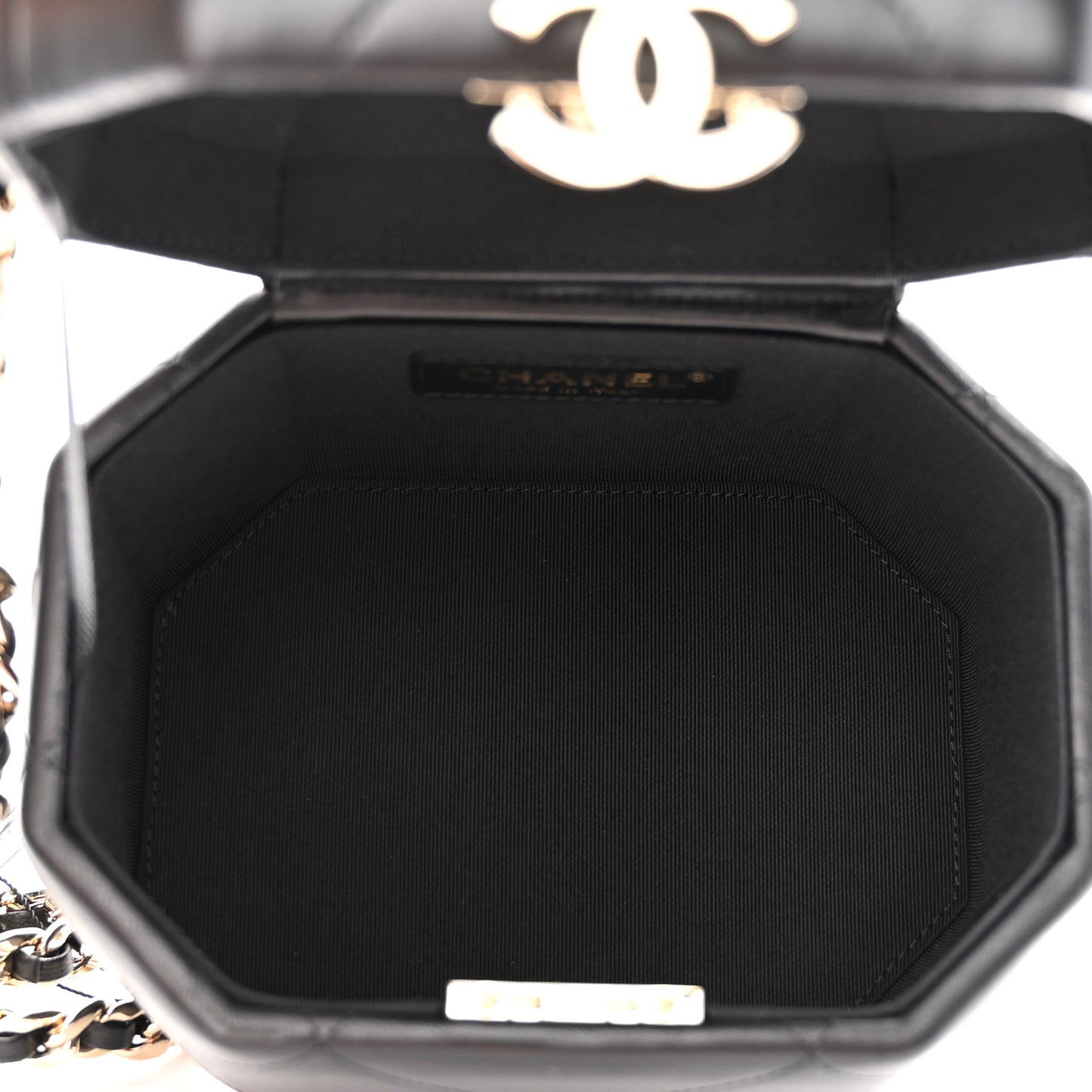 Lambskin Quilted Vendome Case Black