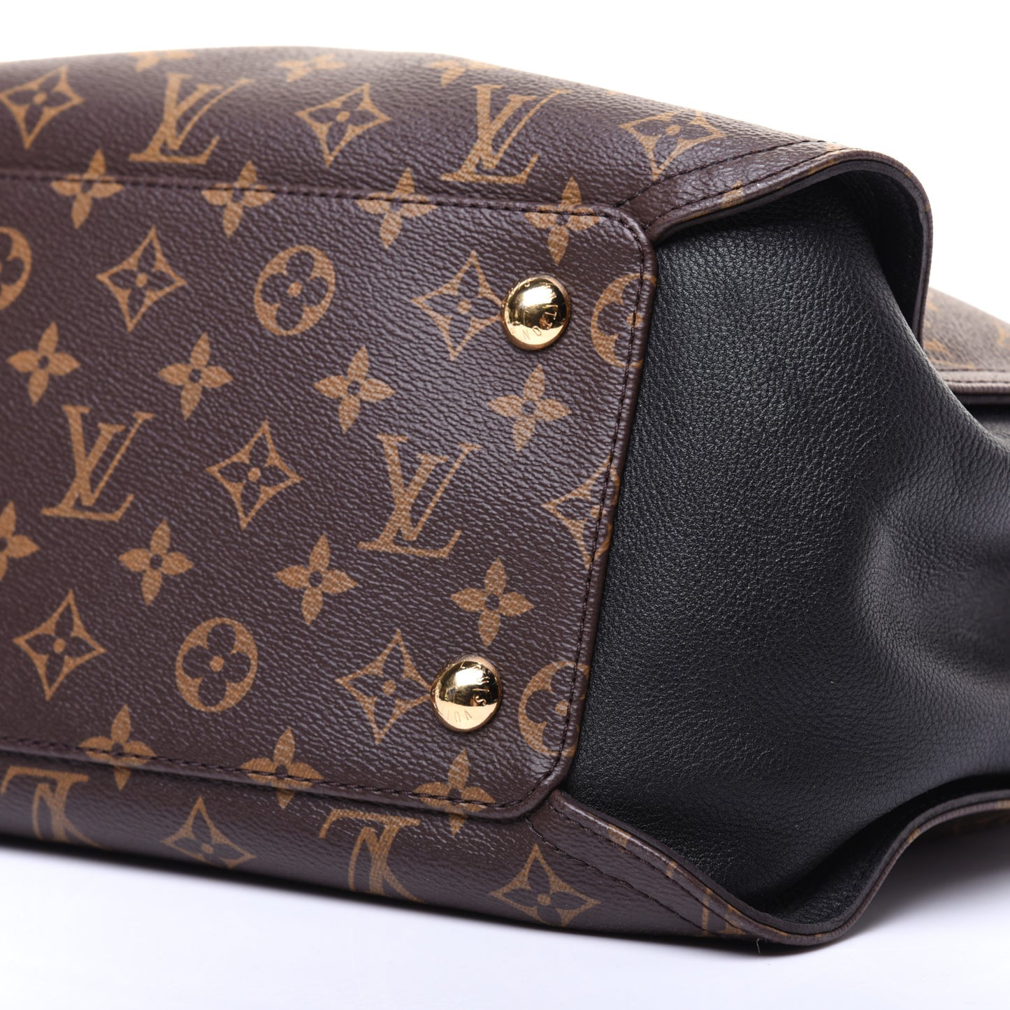 Monogram Gaia Black