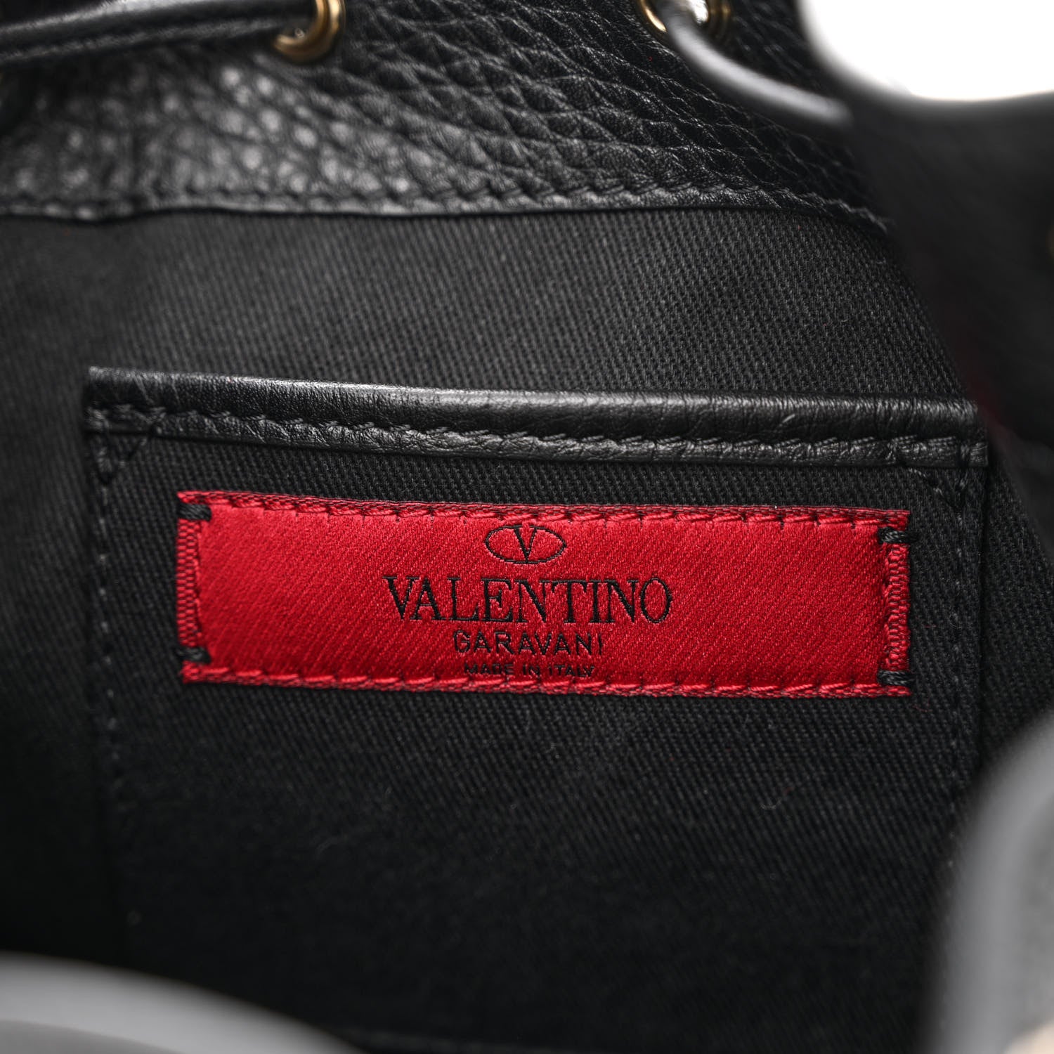 Valentino Garavani Grained Calfskin Rockstud Bucket Bag Black 6 of 9